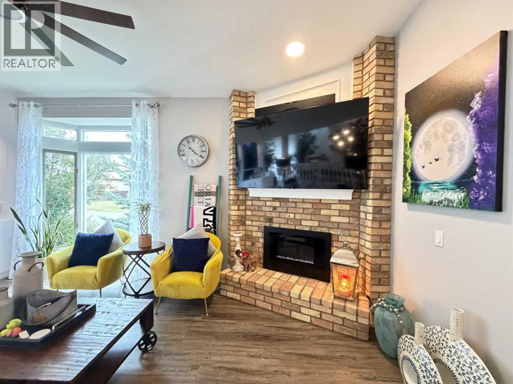 151 Sandstone Place Nw, Calgary, Alberta  T3K 2Z6 - Photo 3 - A2337961