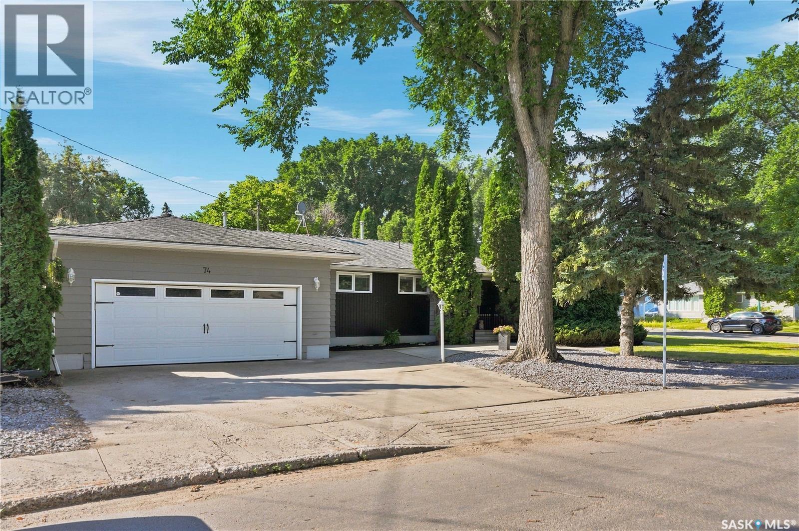 74 Mcaskill CRESCENT, Saskatoon, Saskatchewan