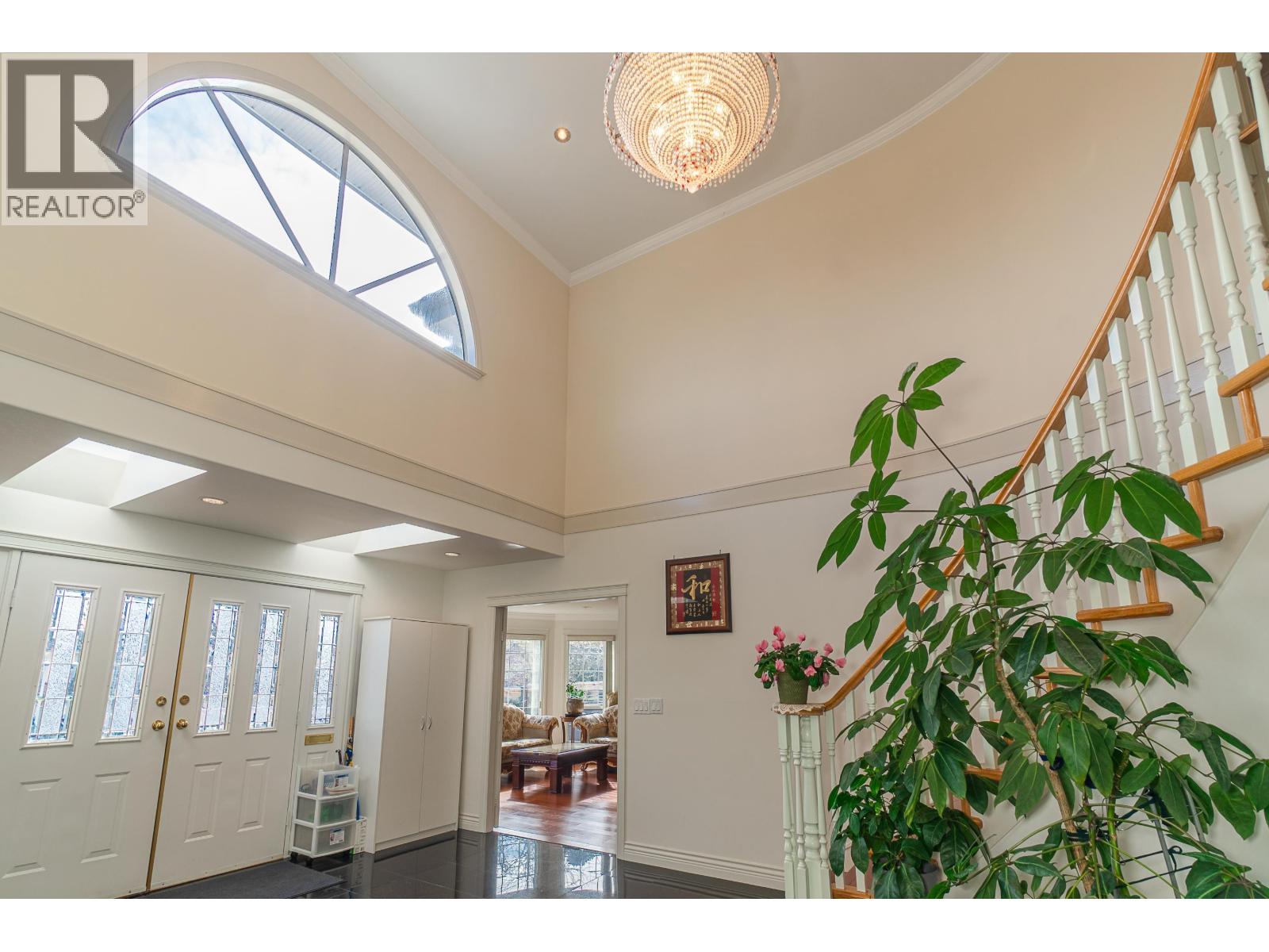 6169 Lochdale Street, Burnaby, British Columbia  V5B 2M6 - Photo 4 - R3092879