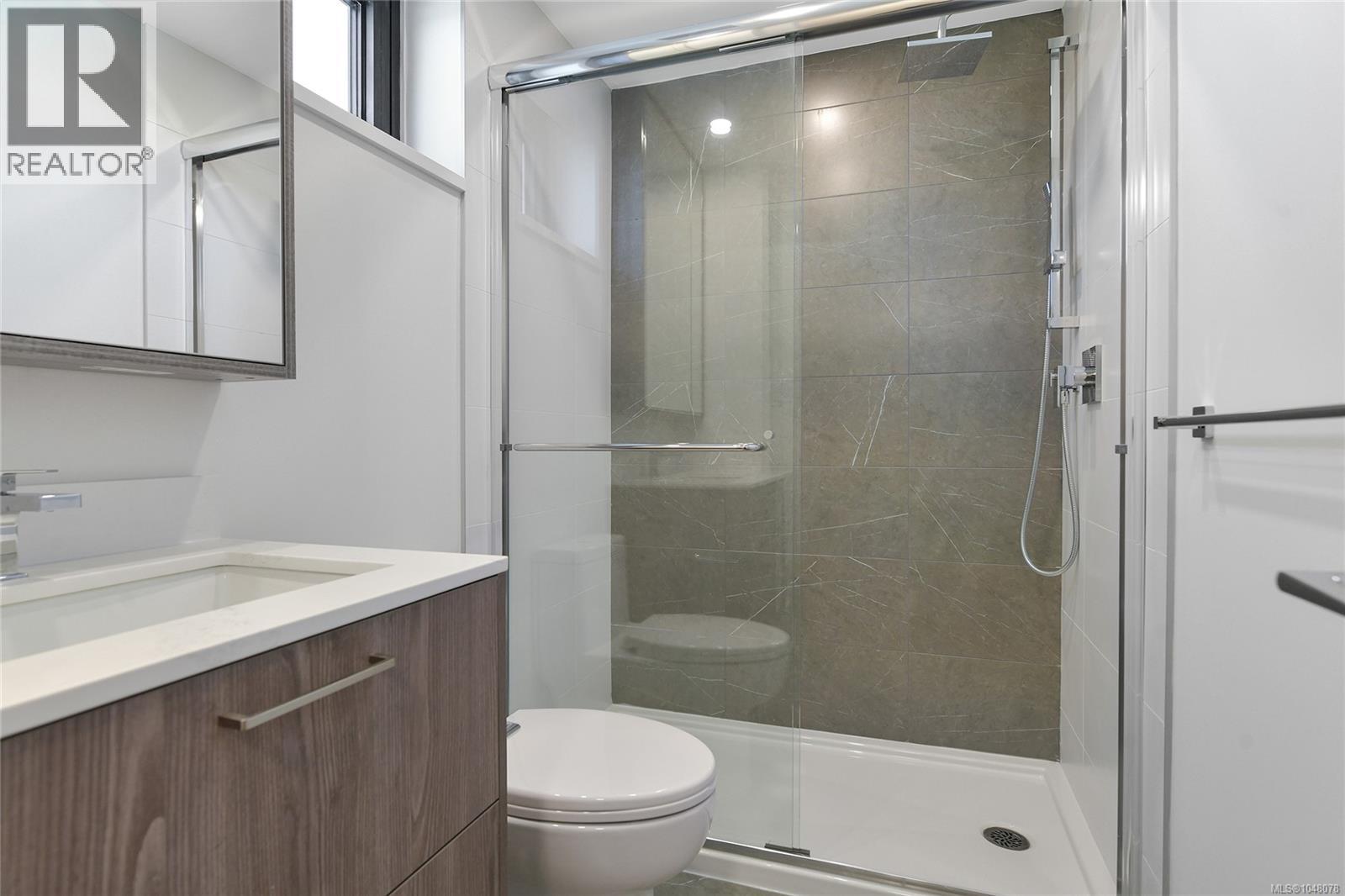 608 899 Esquimalt Rd