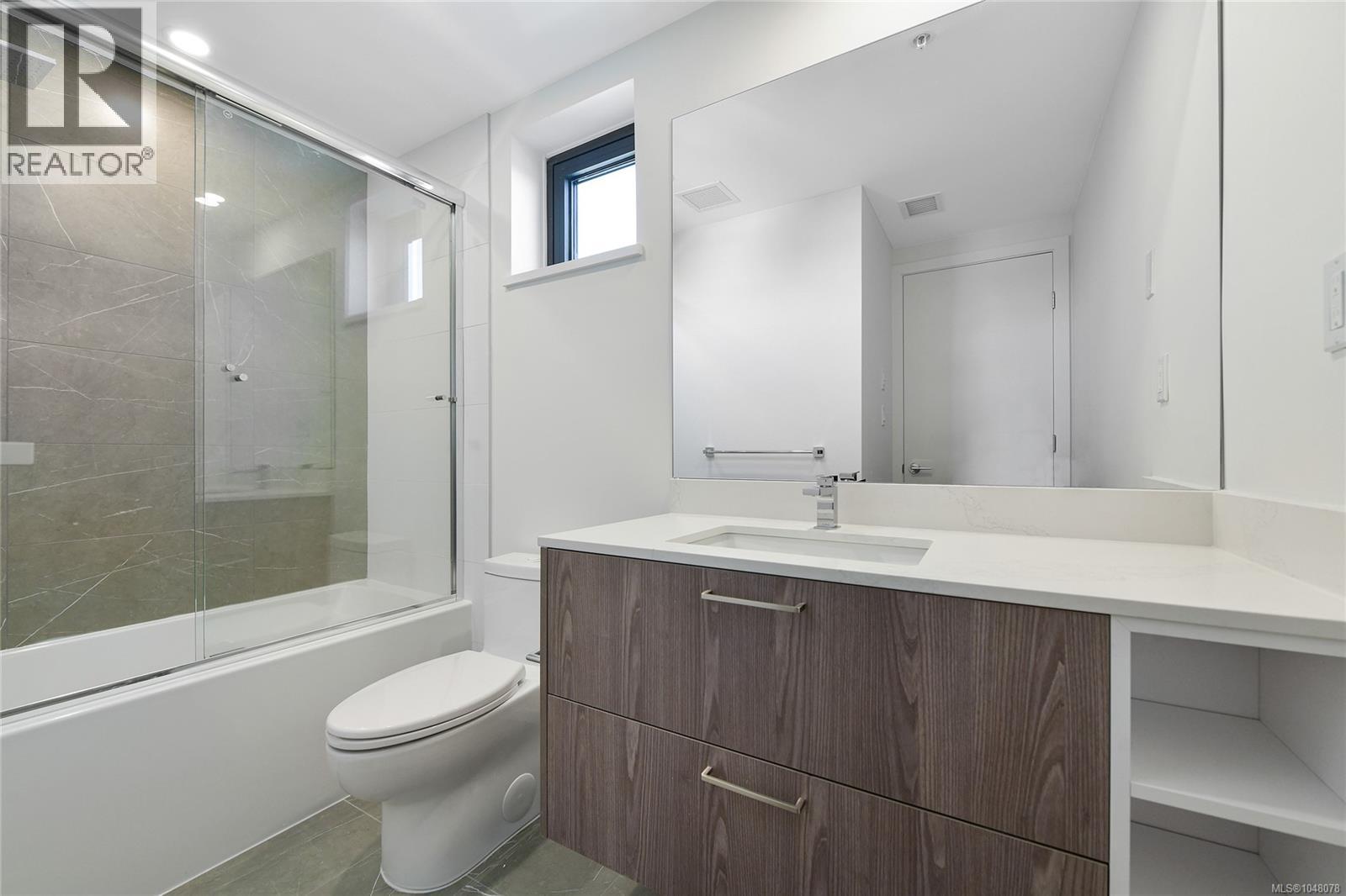 608 899 Esquimalt Rd