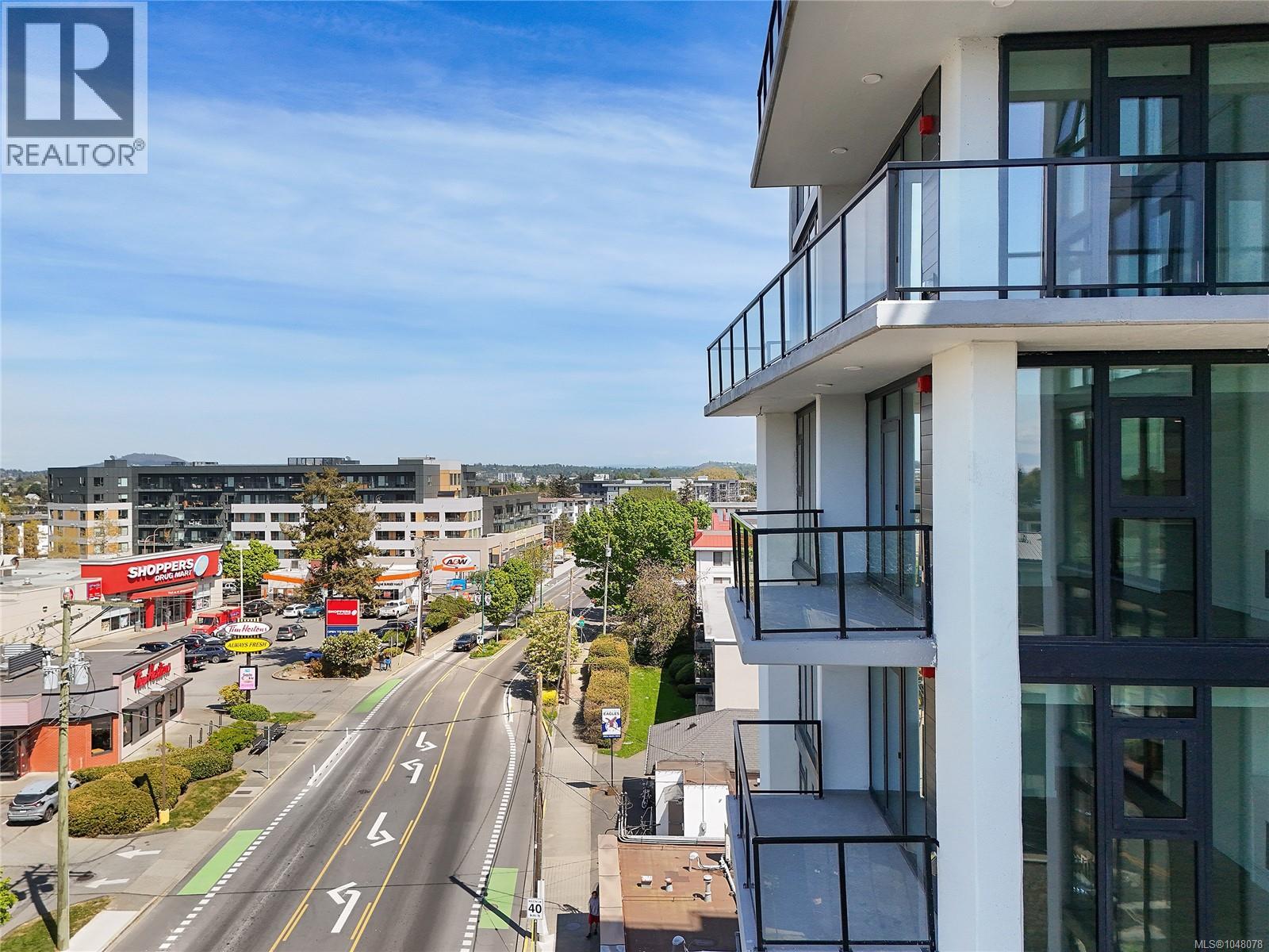 608 899 Esquimalt Rd