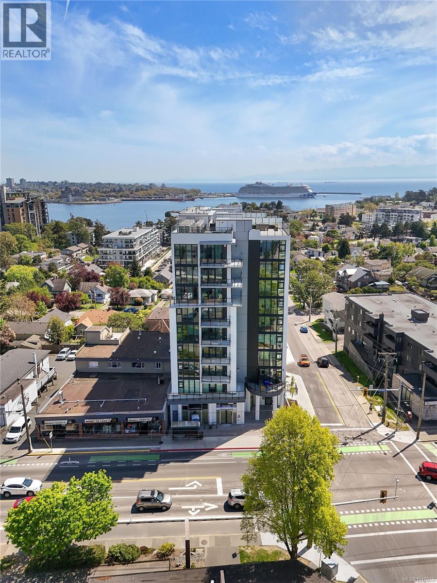 608 899 Esquimalt Rd