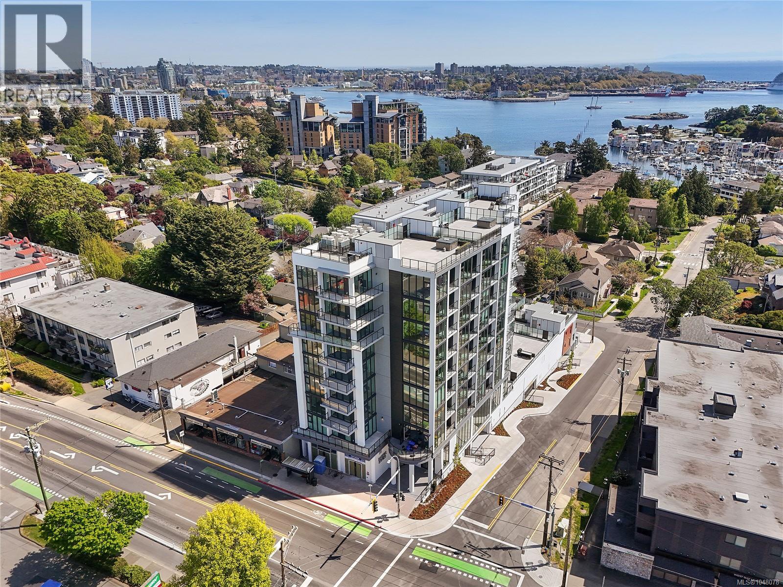 608 899 Esquimalt Rd