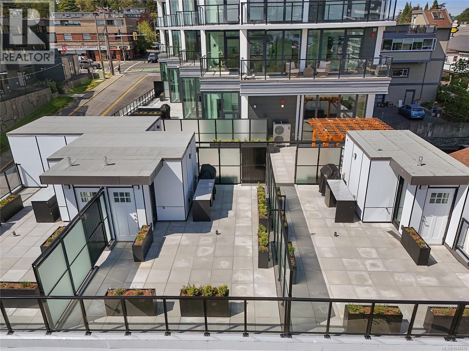 608 899 Esquimalt Rd