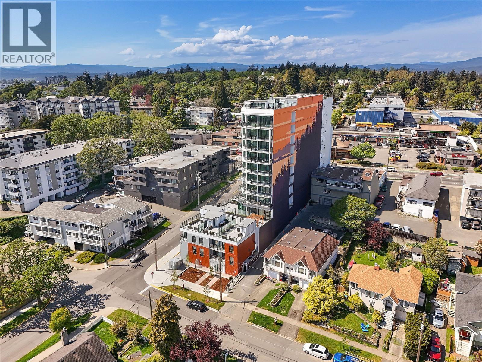 608 899 Esquimalt Rd