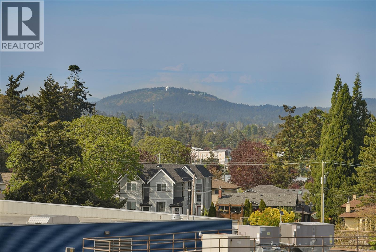 608 899 Esquimalt Rd