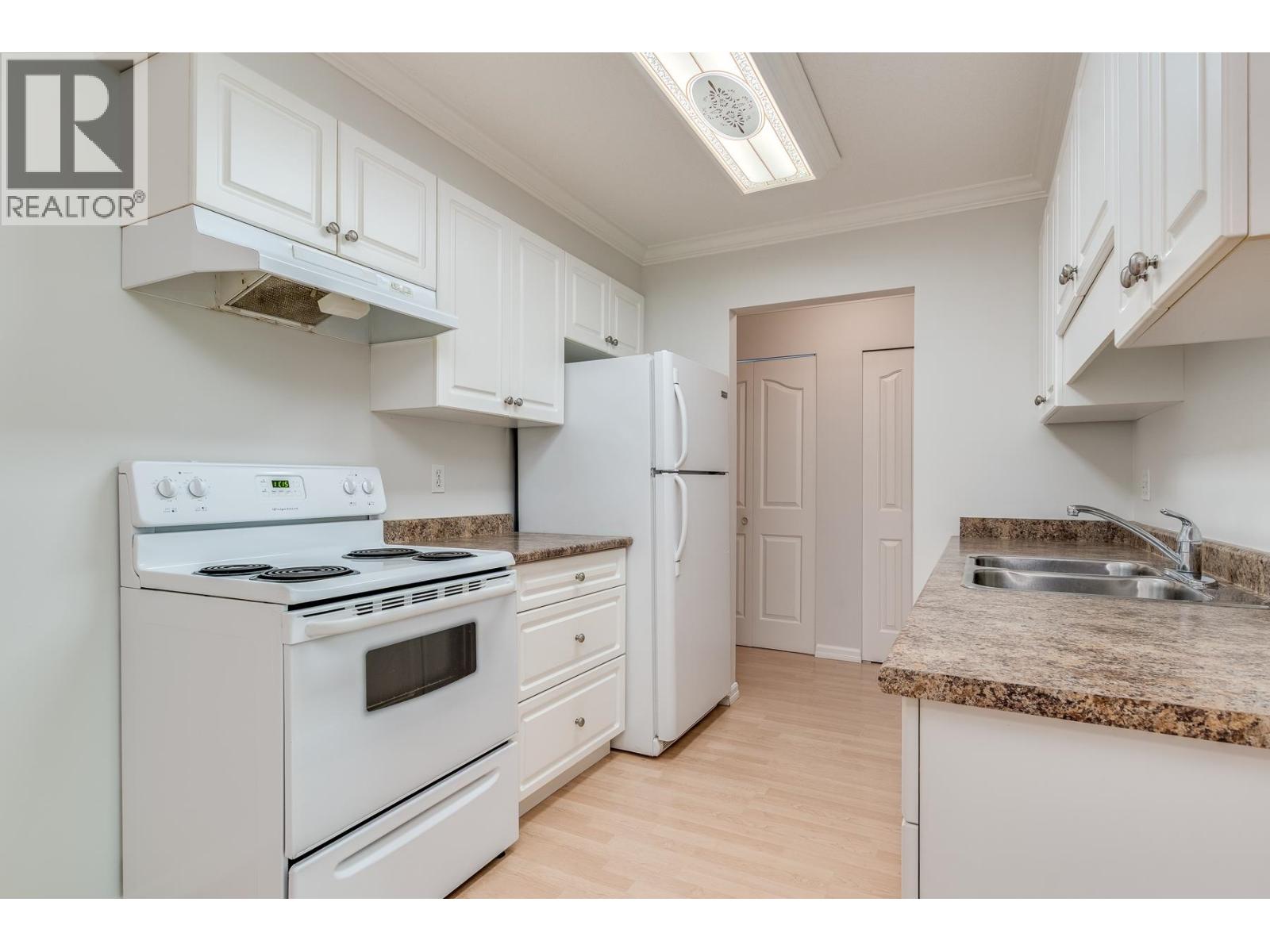 205 1200 Pacific Street, Coquitlam, British Columbia  V3B 6K2 - Photo 4 - R3160254