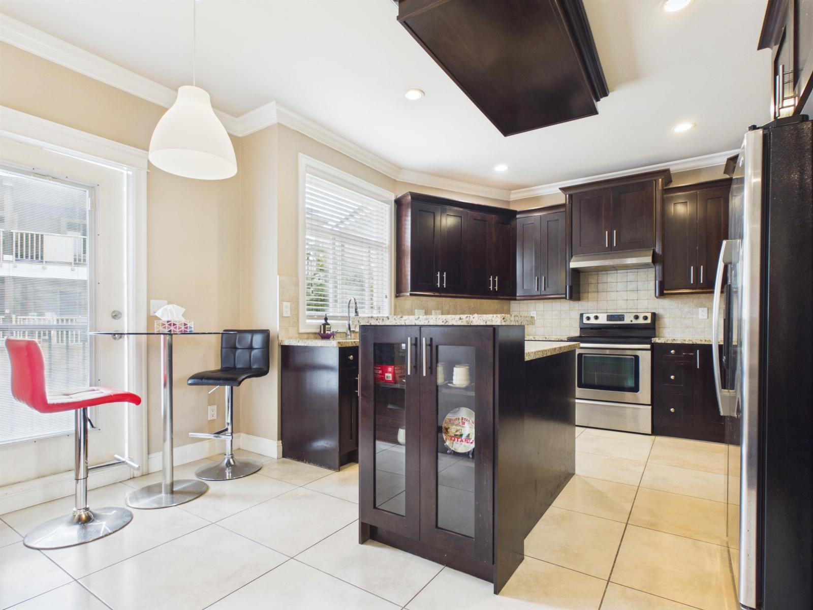 14585 59a Avenue, Surrey, British Columbia  V3S 7B5 - Photo 5 - R3160198