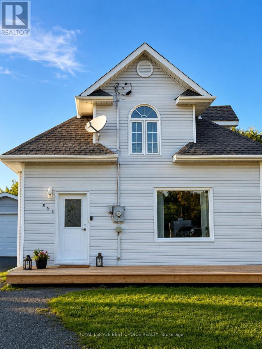 301 Albert Street, Temiskaming Shores, Ontario  P0J 1K0 - Photo 1 - T13729704