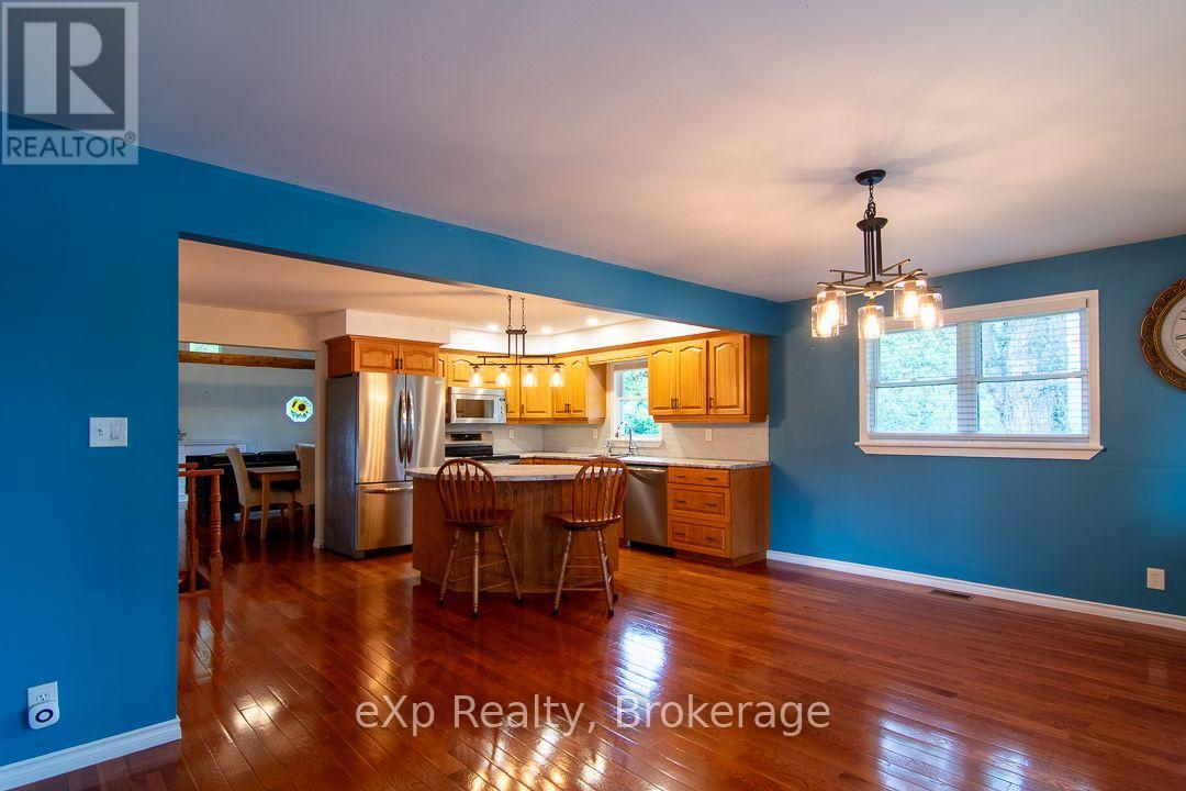 92 Parkside Avenue, South Bruce Peninsula, Ontario  N0H 2T0 - Photo 10 - X13729714