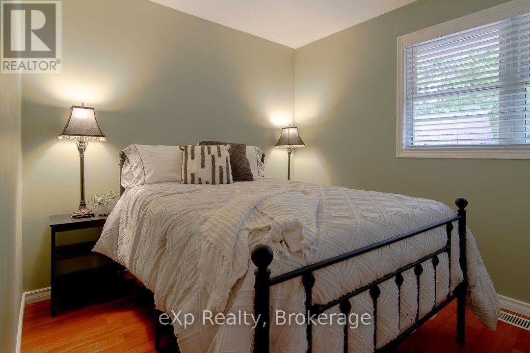 92 Parkside Avenue, South Bruce Peninsula, Ontario  N0H 2T0 - Photo 17 - X13729714