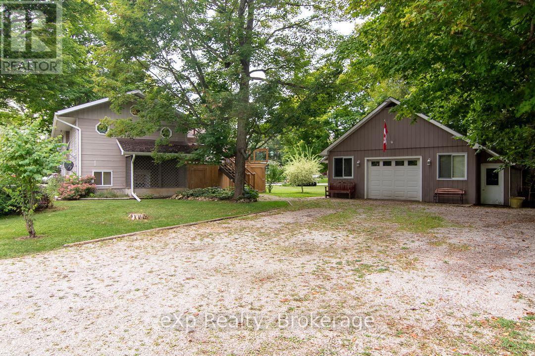 92 Parkside Avenue, South Bruce Peninsula, Ontario  N0H 2T0 - Photo 2 - X13729714