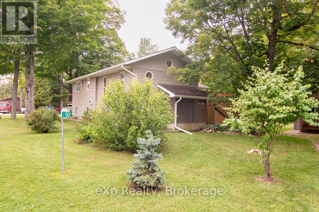 92 Parkside Avenue, South Bruce Peninsula, Ontario  N0H 2T0 - Photo 3 - X13729714