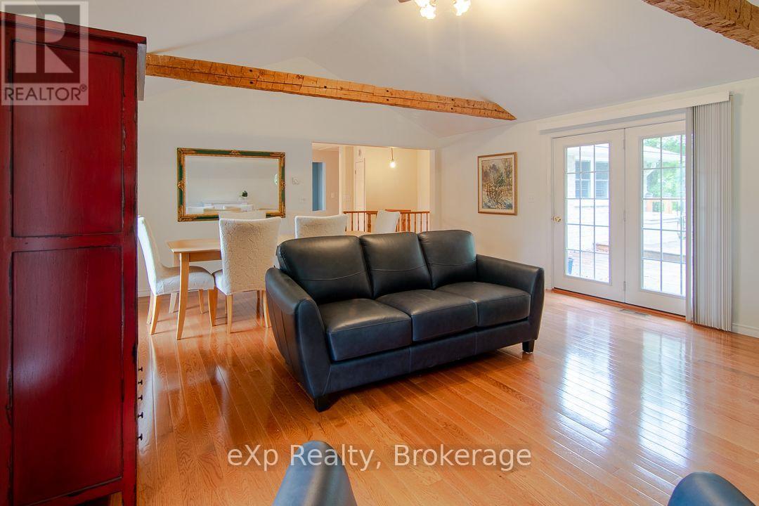 92 Parkside Avenue, South Bruce Peninsula, Ontario  N0H 2T0 - Photo 7 - X13729714