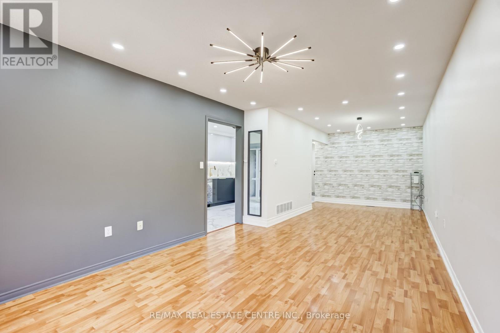 37 Woodstream Avenue, Brampton, Ontario  L6R 1N7 - Photo 10 - W13729710