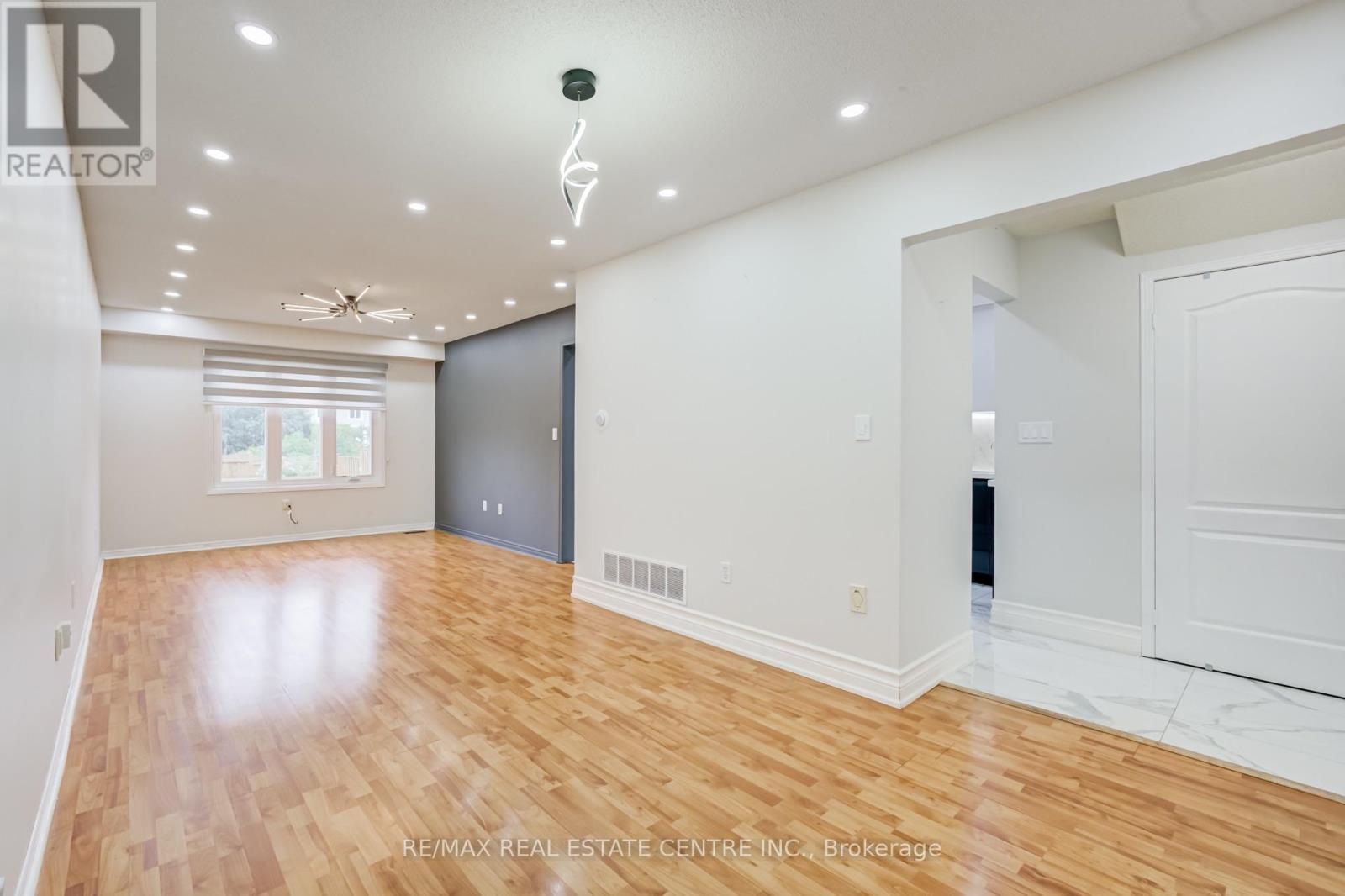 37 Woodstream Avenue, Brampton, Ontario  L6R 1N7 - Photo 9 - W13729710
