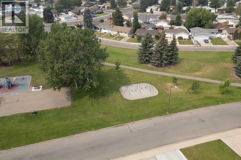 1019 Glacier Drive S, Lethbridge, Alberta  T1K 3N3 - Photo 2 - A2328372