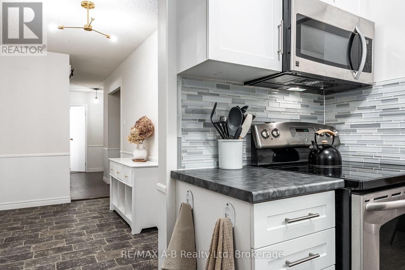 104 - 97 Huron Street, Stratford, Ontario  N5A 5S7 - Photo 8 - X13729728