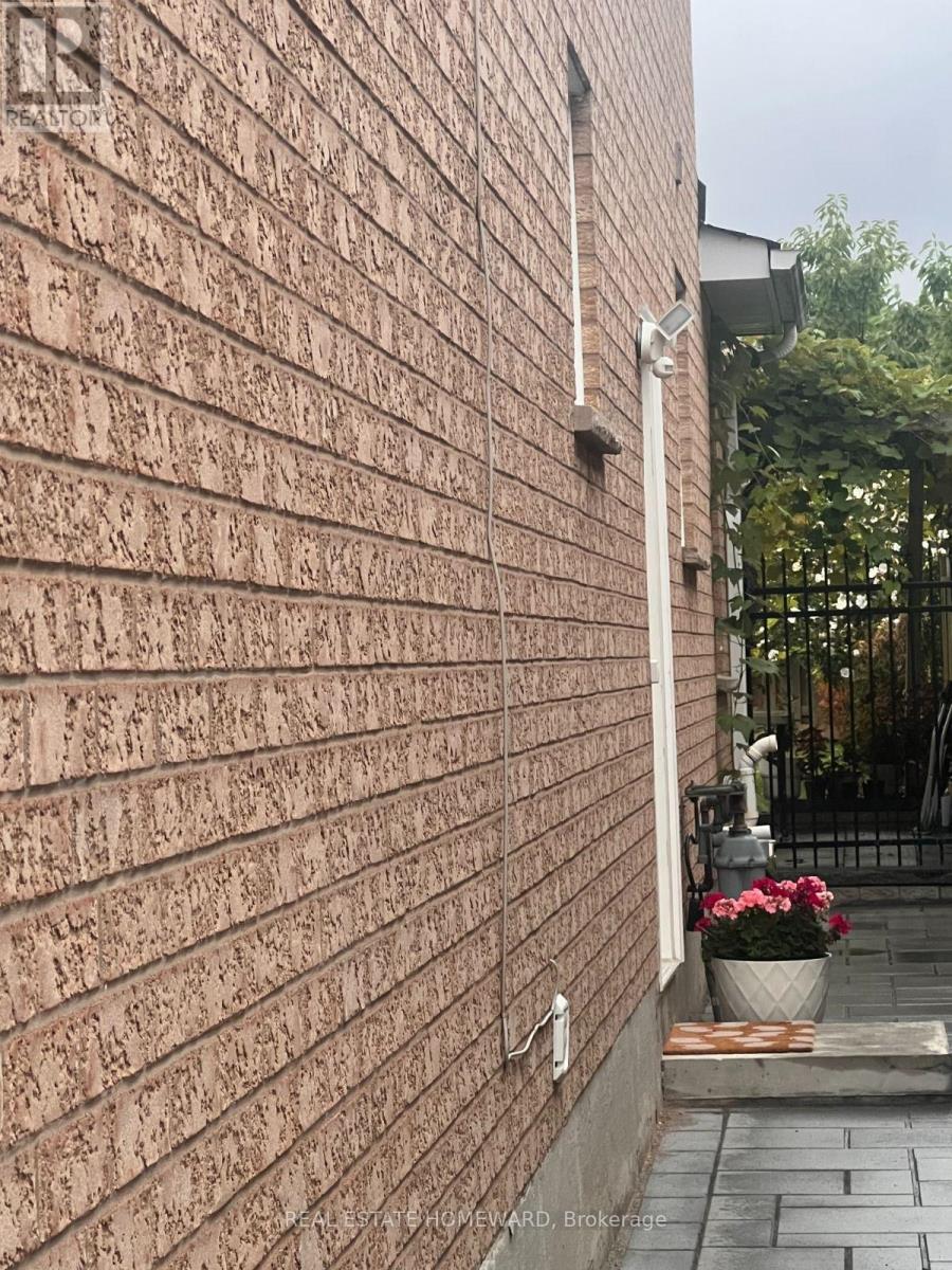 Lower - 11 Whitefaulds Road, Vaughan, Ontario  L6A 2K1 - Photo 7 - N13729758