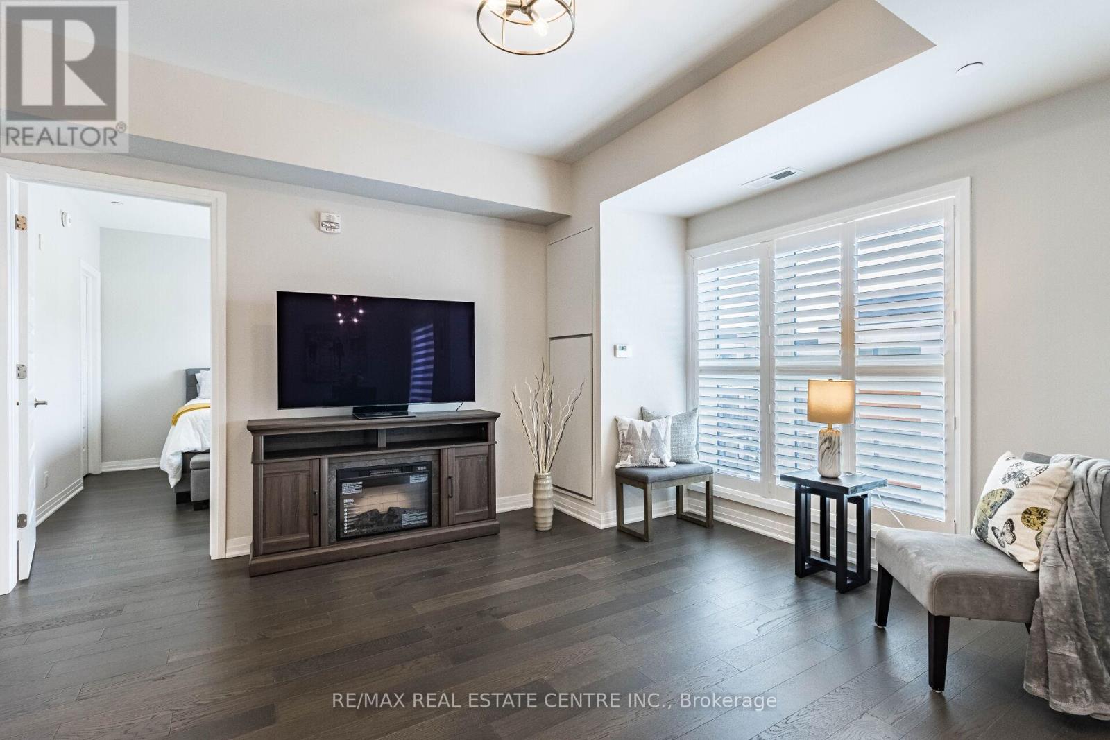 330 - 128 Grovewood Common, Oakville, Ontario  L6H 0X3 - Photo 10 - W13729762