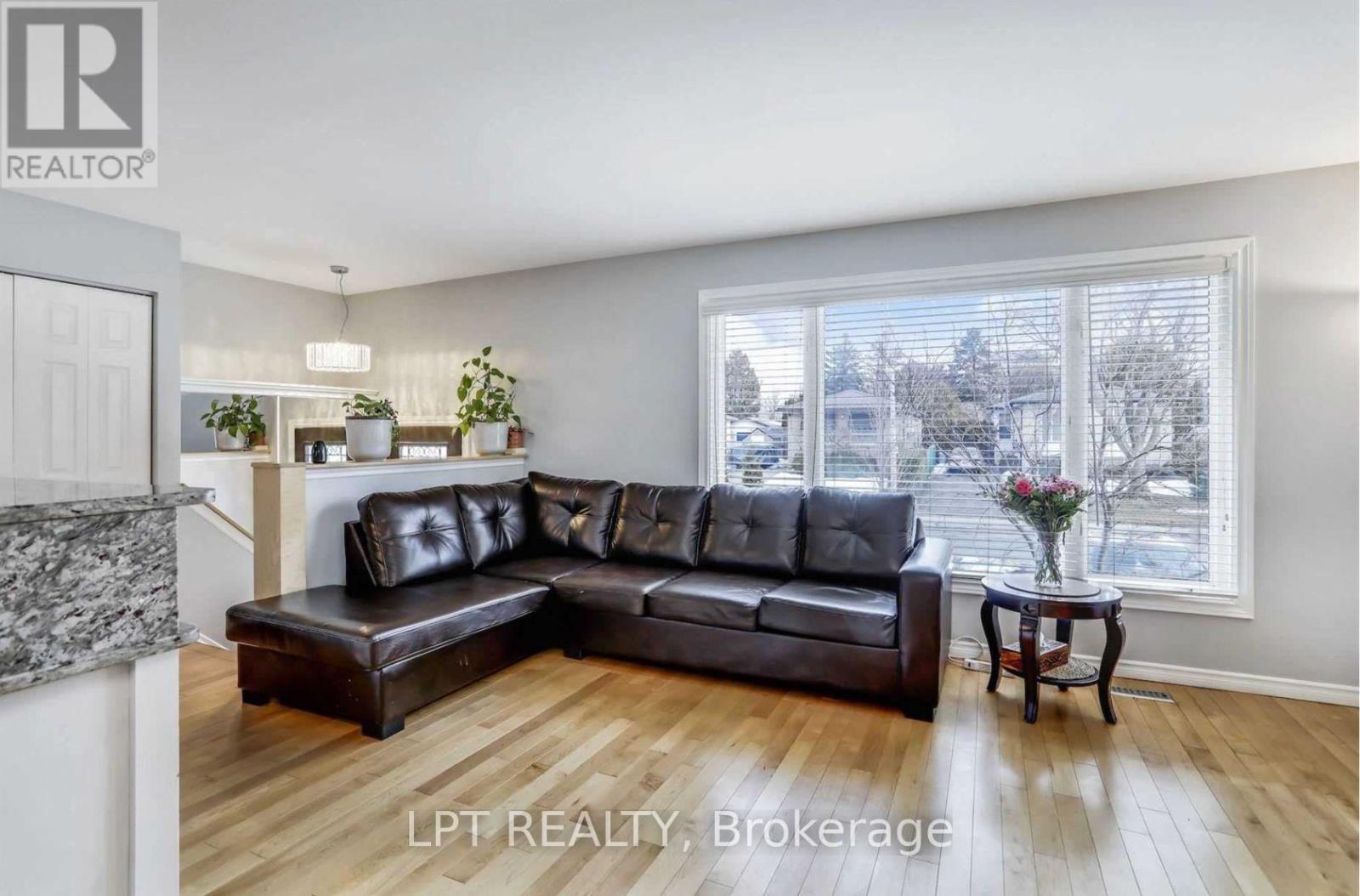 Upper- 451 Brigadoon Drive, Hamilton, Ontario  L9C 6C8 - Photo 6 - X13729754