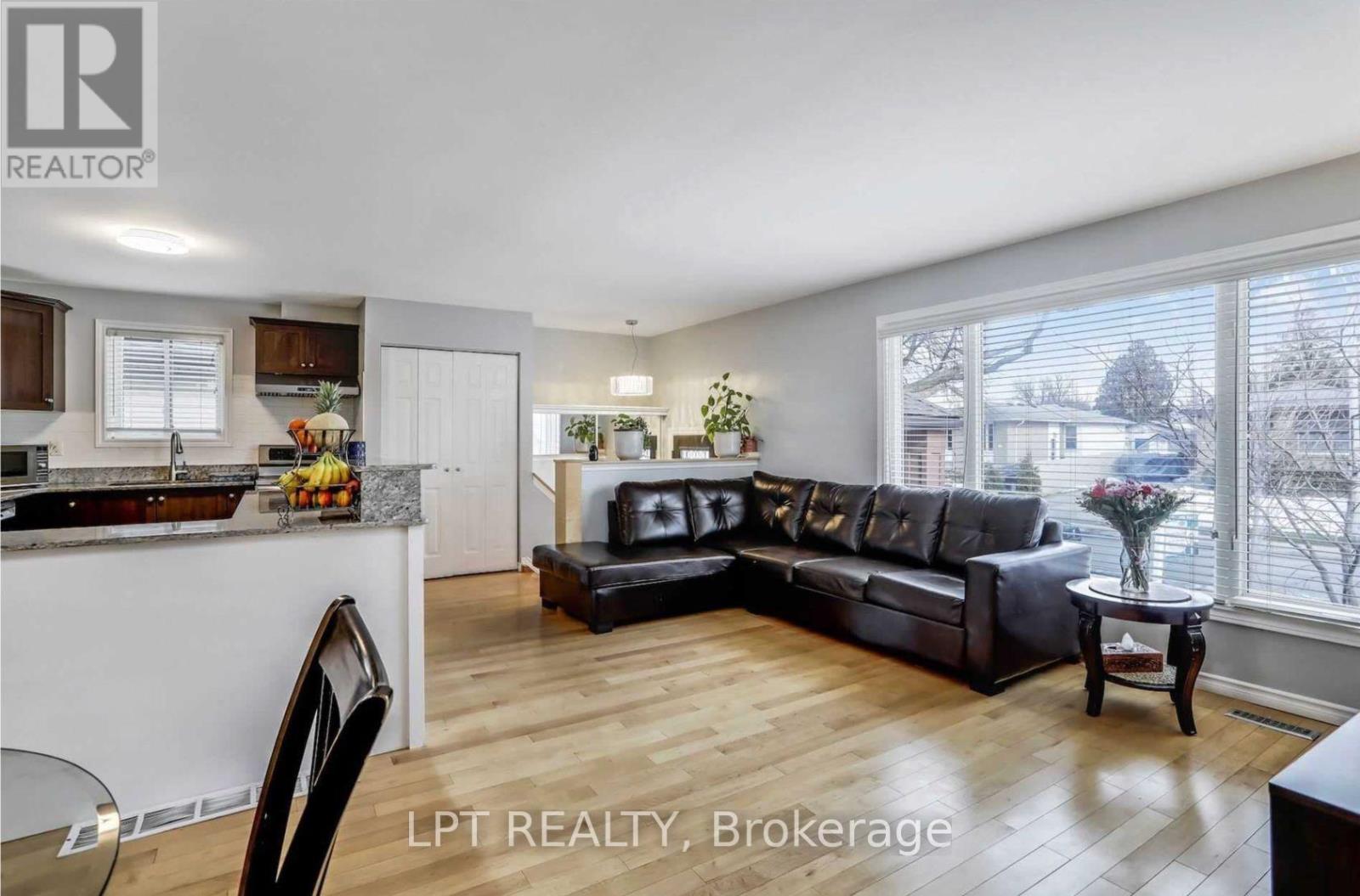 Upper- 451 Brigadoon Drive, Hamilton, Ontario  L9C 6C8 - Photo 7 - X13729754