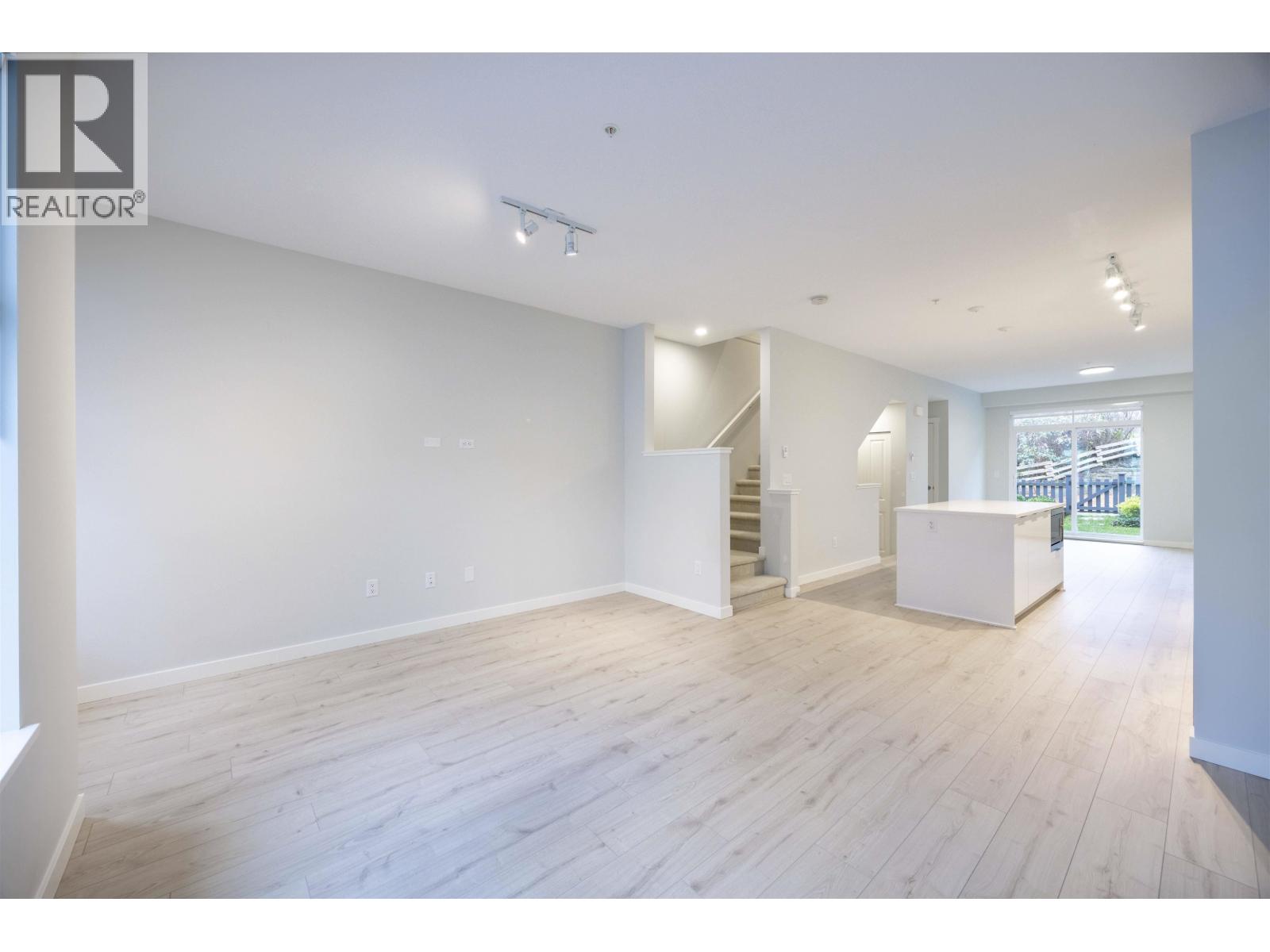 1060 11280 Pazarena Place, Maple Ridge, British Columbia  V2X 9H8 - Photo 13 - R3160173