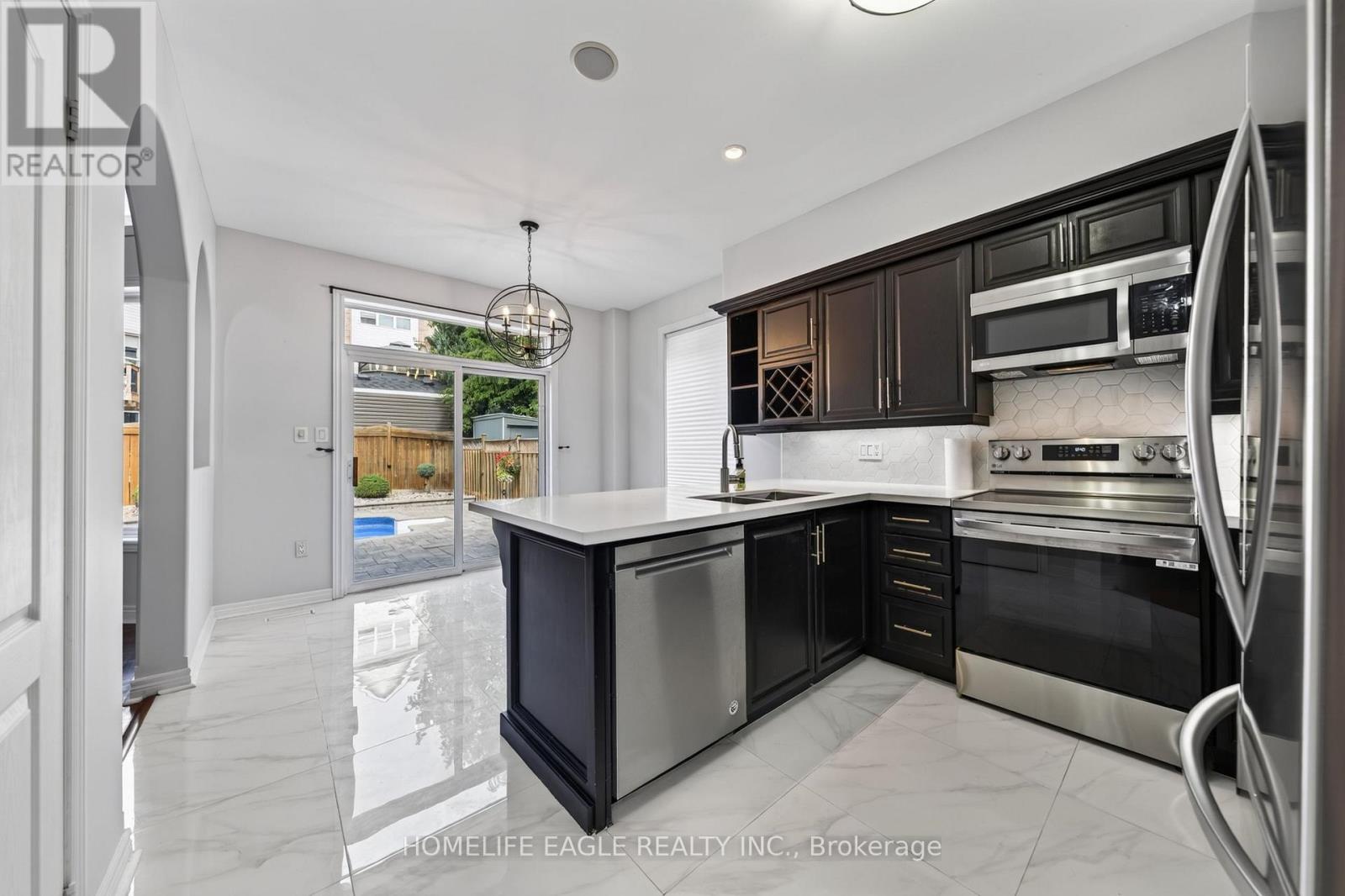 12 Kensington Trail, Barrie, Ontario  L4N 0K5 - Photo 5 - S13729810