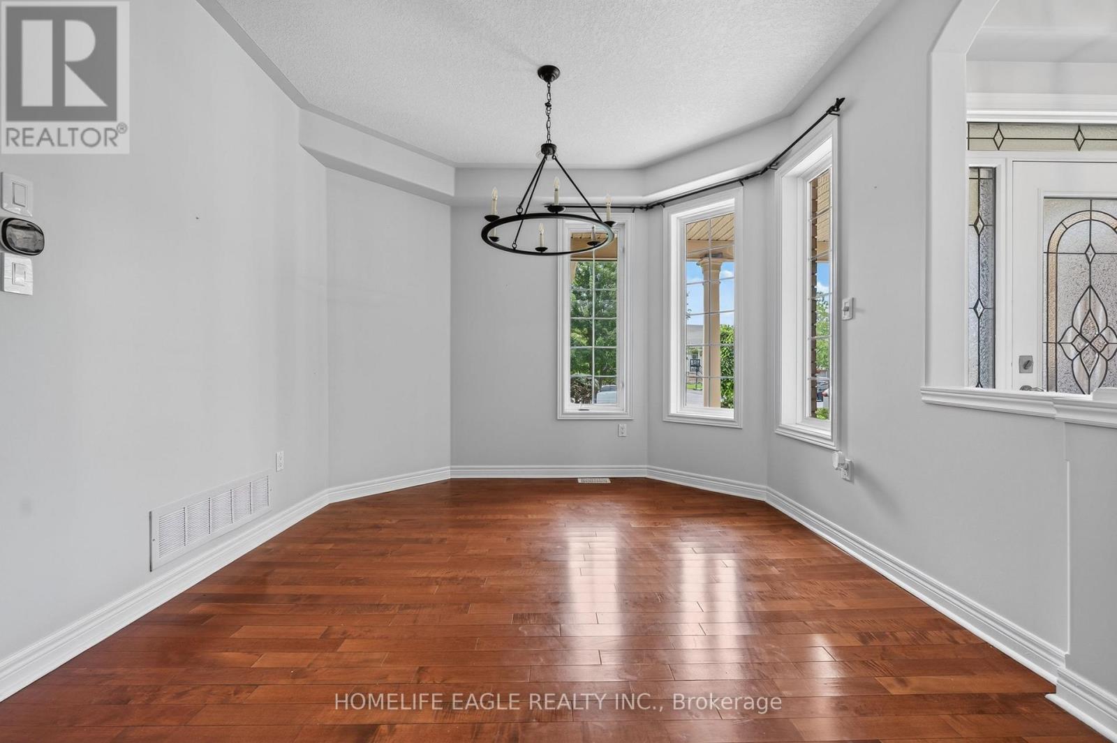 12 Kensington Trail, Barrie, Ontario  L4N 0K5 - Photo 7 - S13729810
