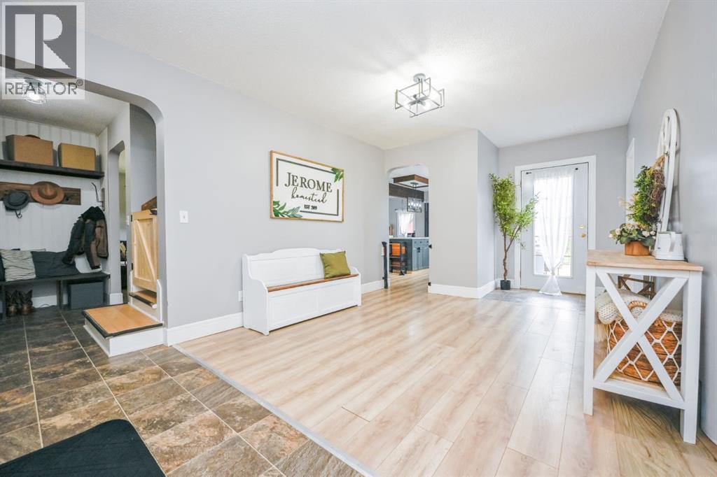 31050 43 Highway, Bezanson, Alberta  T0H 0G0 - Photo 4 - A2312033
