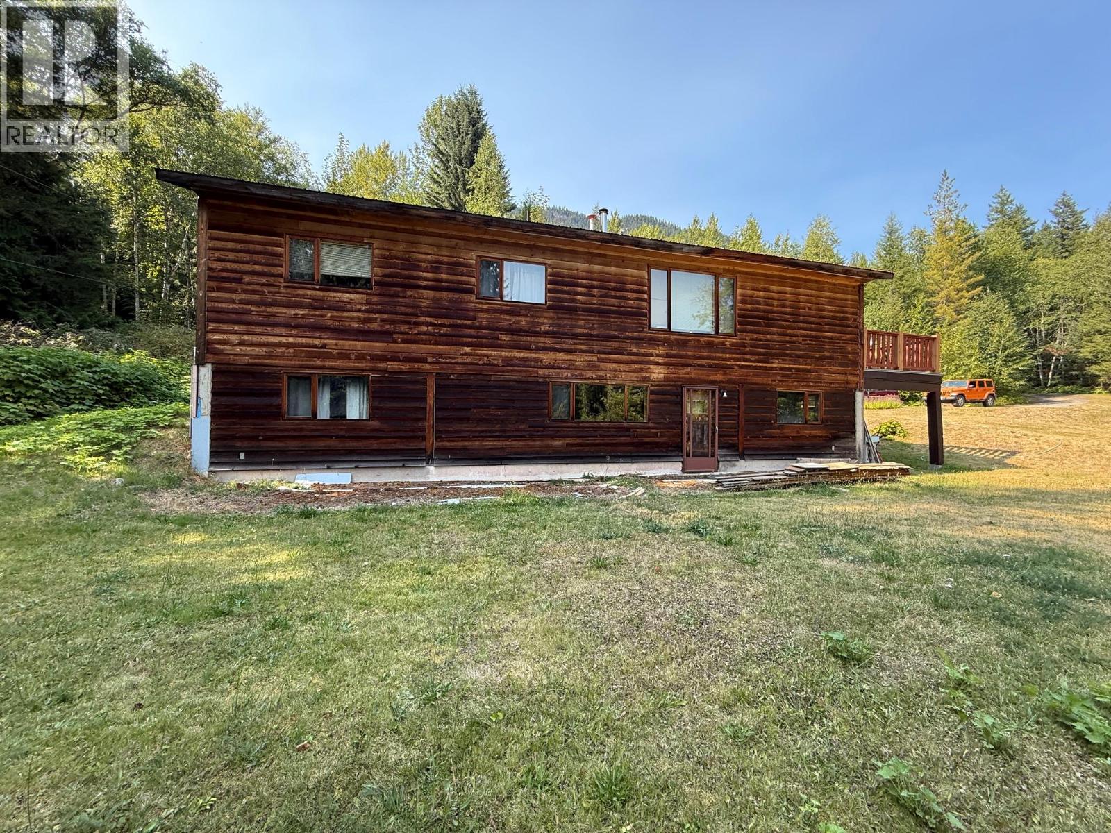 3360 Yellowhead Highway, Clearwater, British Columbia V0E 3A0 - Photo 3 - 10399339