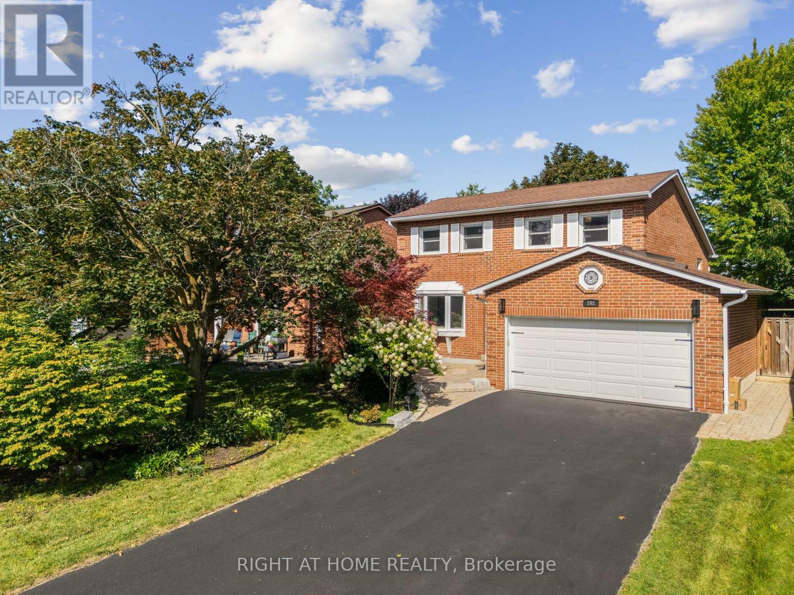 262 YORKSHIRE DRIVE, Newmarket, Ontario