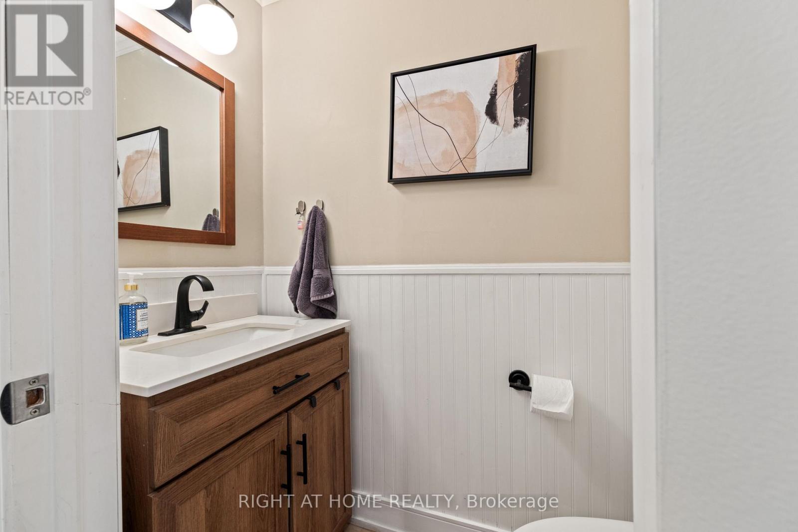 262 Yorkshire Drive, Newmarket, Ontario  L3Y 6J7 - Photo 8 - N13729826