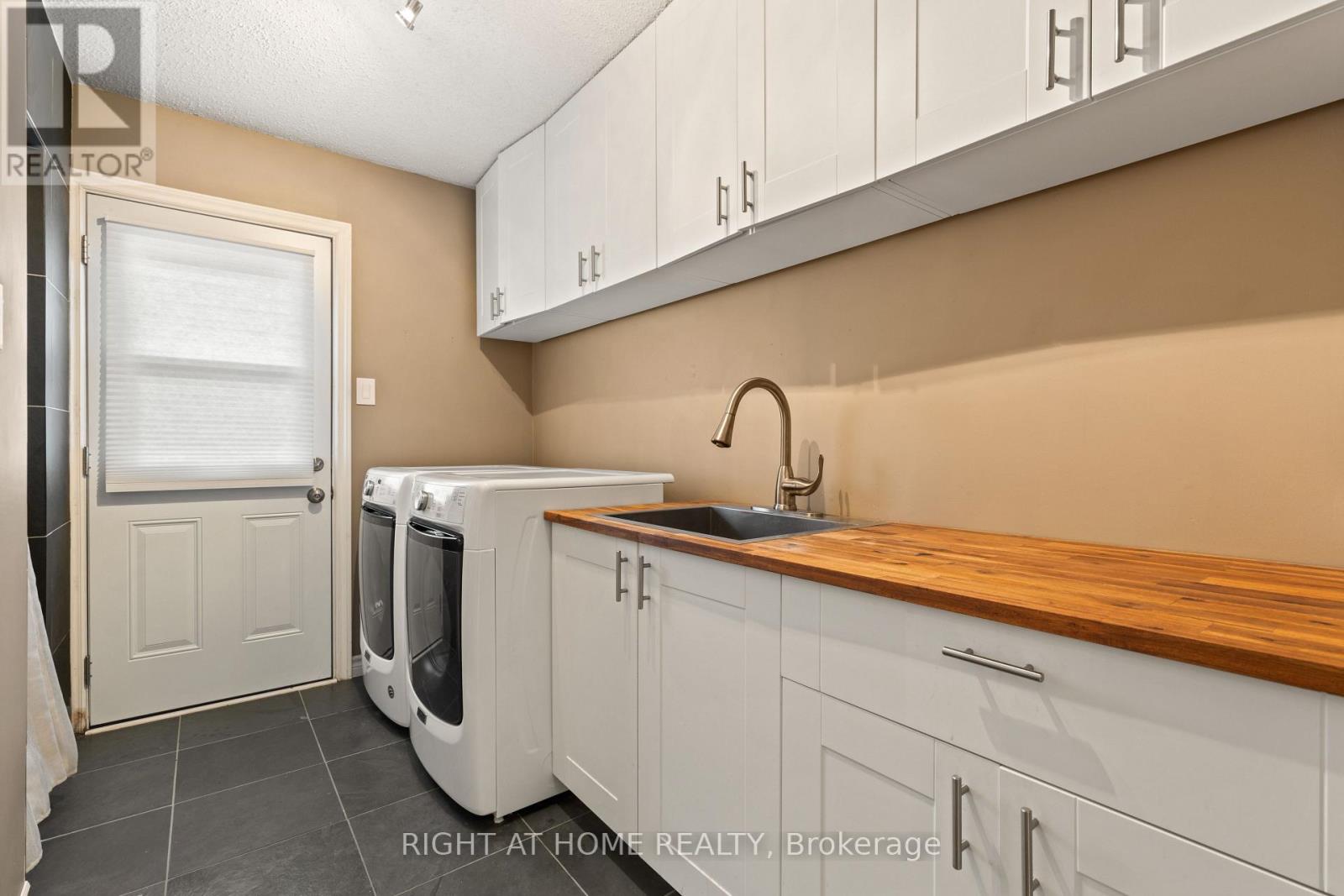 262 Yorkshire Drive, Newmarket, Ontario  L3Y 6J7 - Photo 9 - N13729826