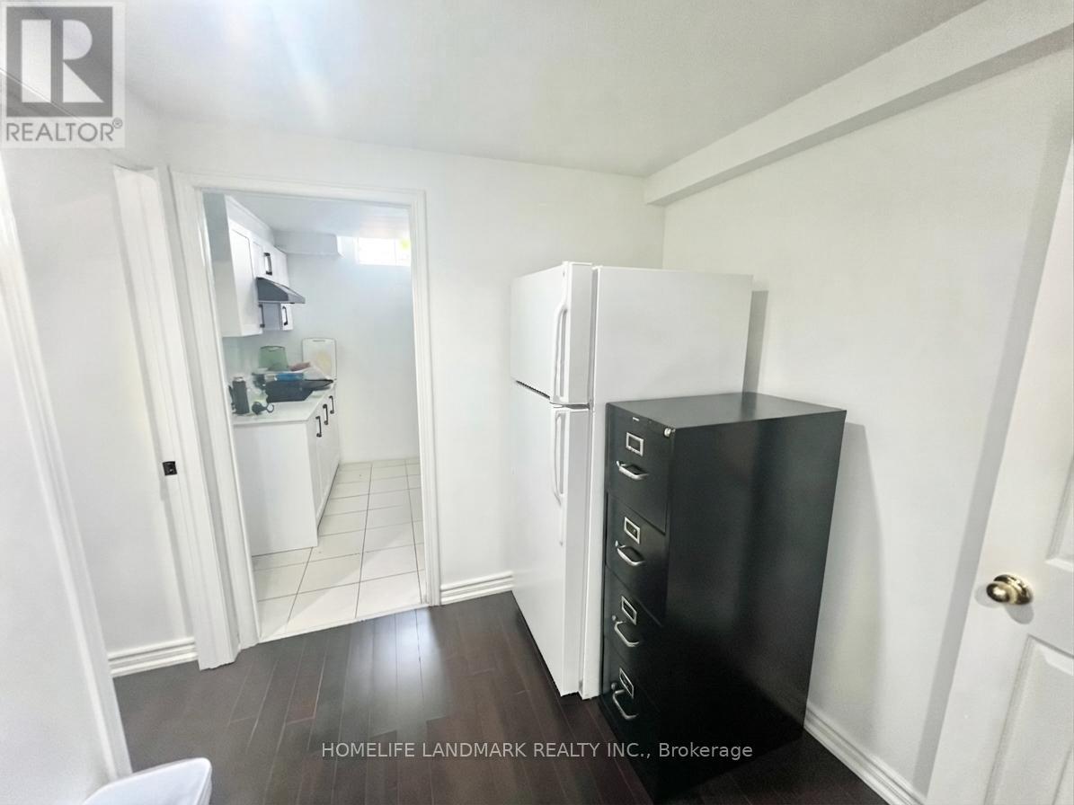8 Baffin Court, Richmond Hill, Ontario  L4B 4J7 - Photo 10 - N13729852