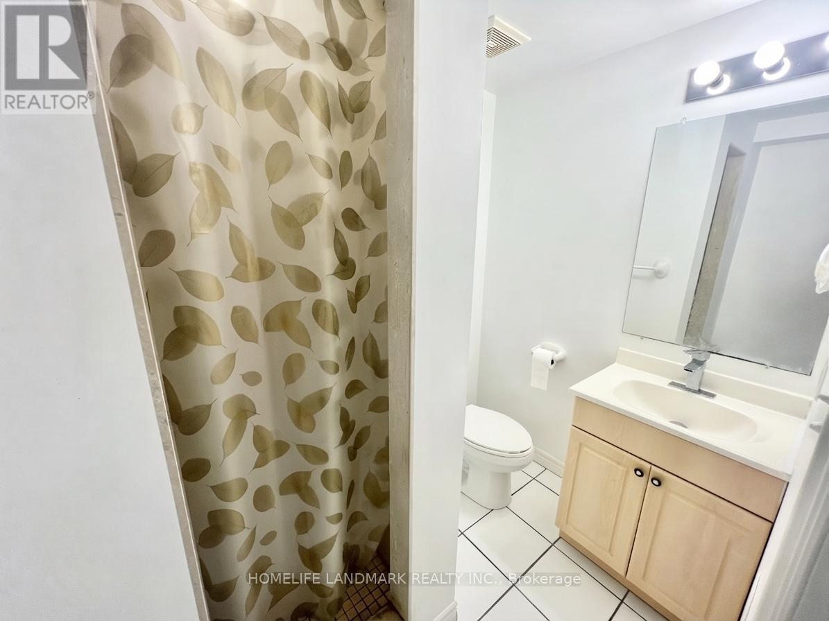 8 Baffin Court, Richmond Hill, Ontario  L4B 4J7 - Photo 12 - N13729852