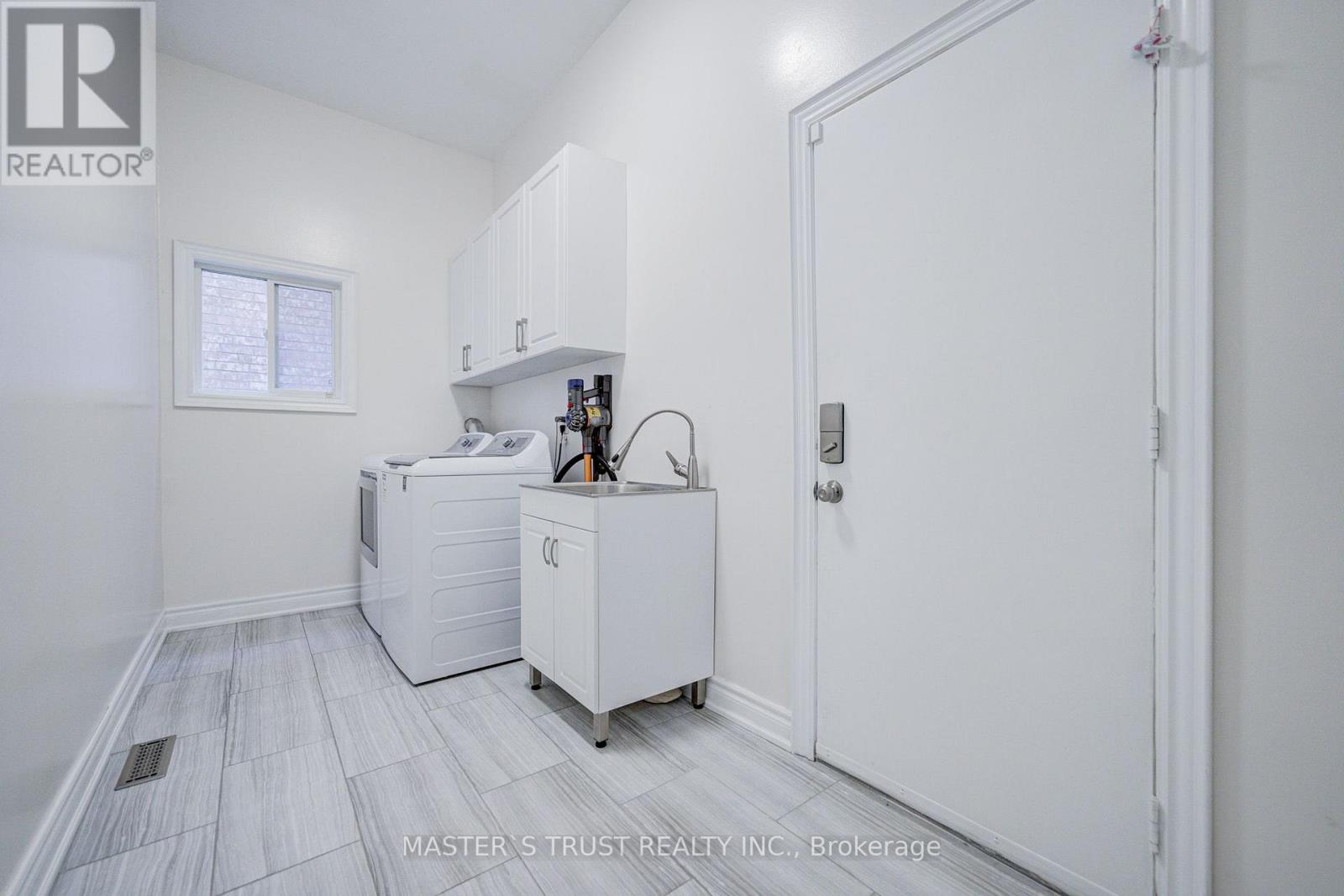 350 Coachwhip Trail, Newmarket, Ontario  L3X 2R6 - Photo 24 - N13729860