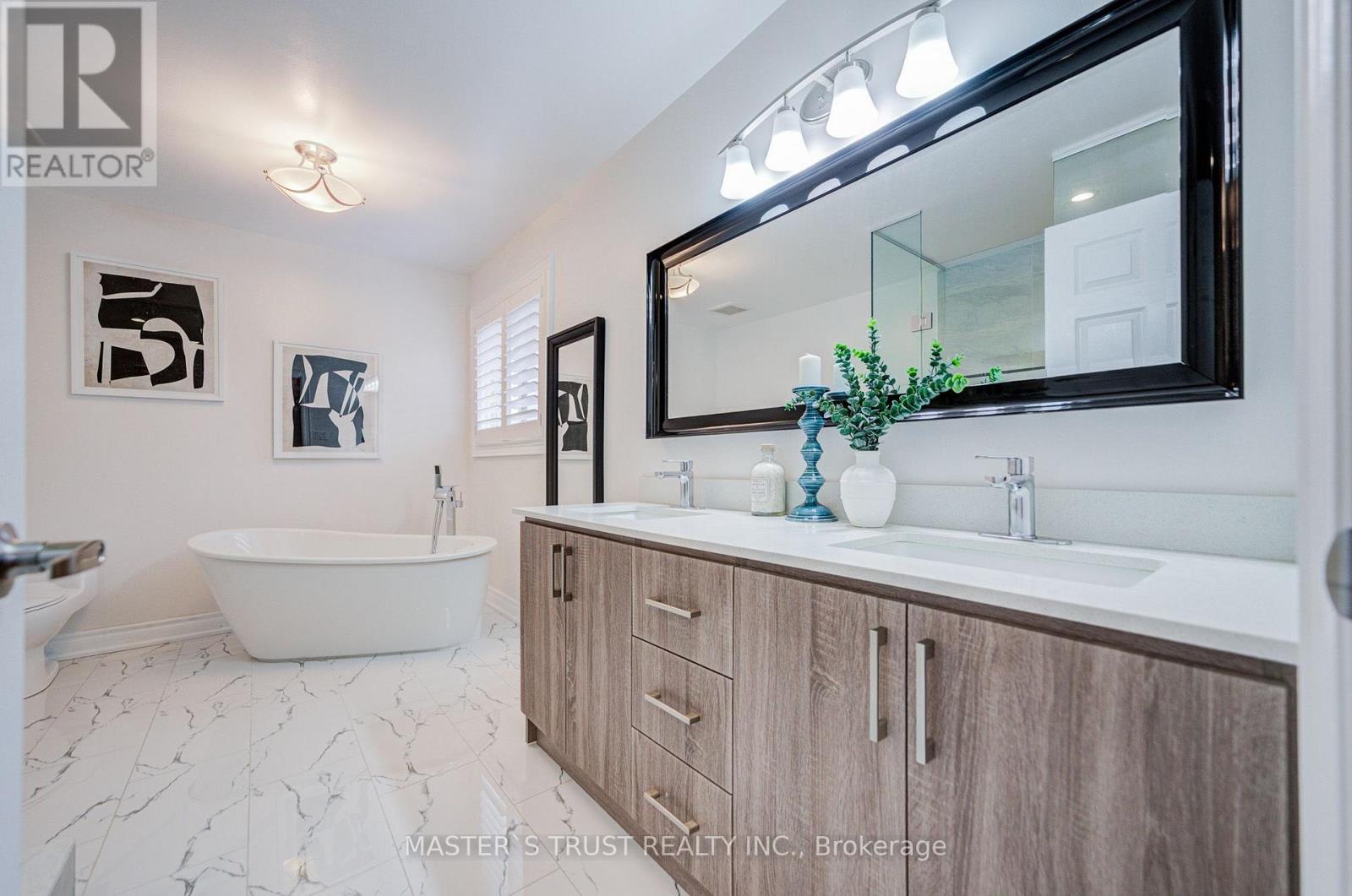 350 Coachwhip Trail, Newmarket, Ontario  L3X 2R6 - Photo 32 - N13729860