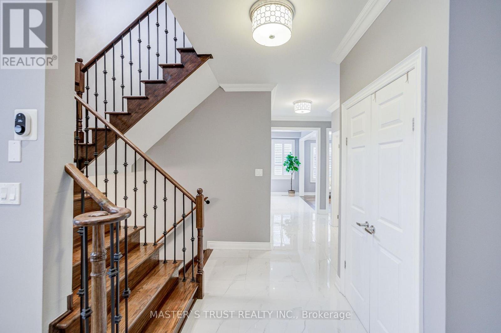 350 Coachwhip Trail, Newmarket, Ontario  L3X 2R6 - Photo 9 - N13729860