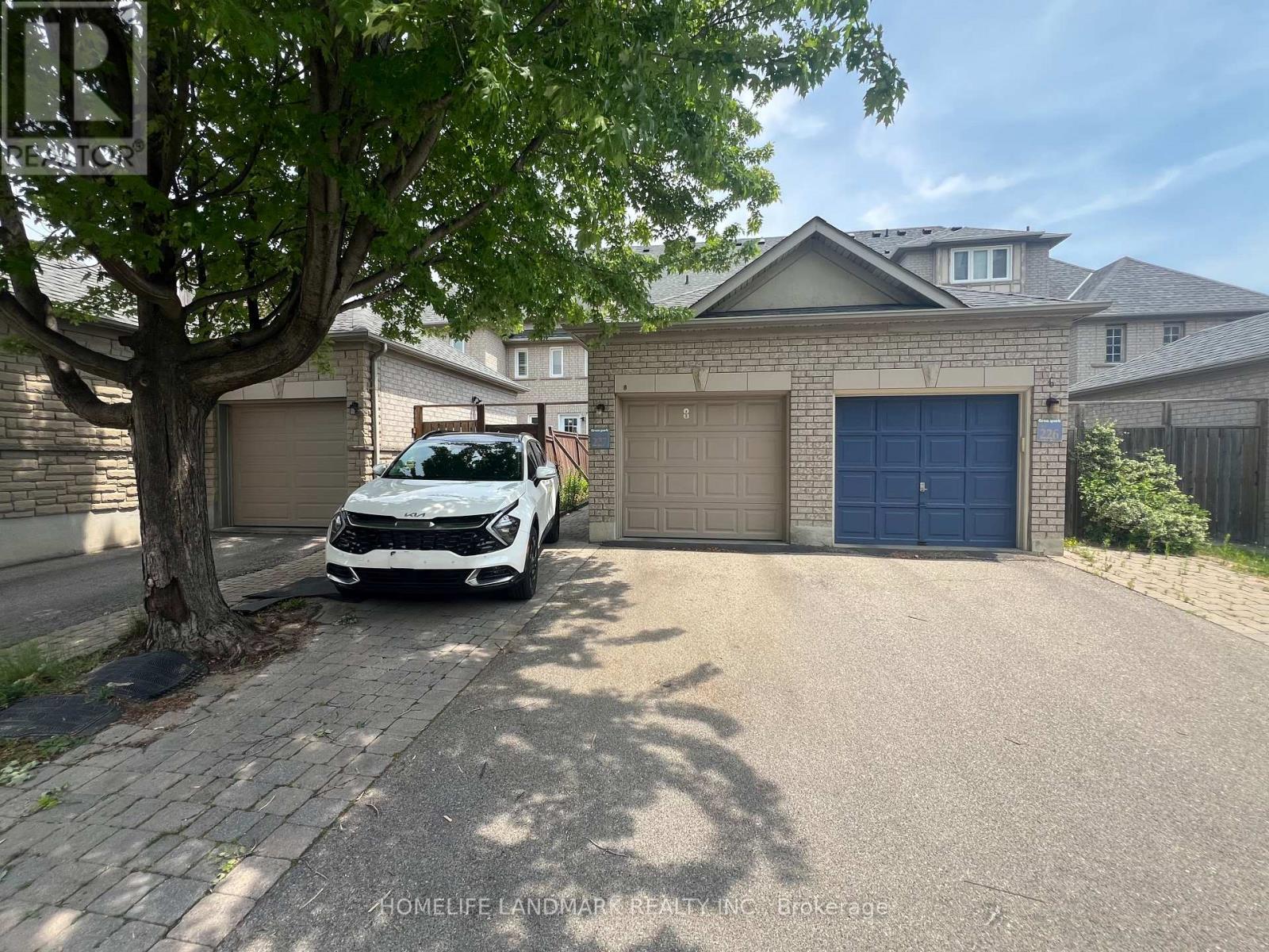 Unit B1 - 8 Baffin Court, Richmond Hill, Ontario  L4B 4J7 - Photo 2 - N13729880