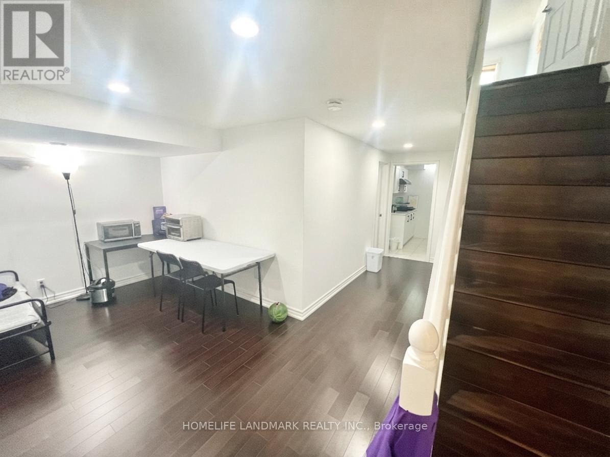 Unit B1 - 8 Baffin Court, Richmond Hill, Ontario  L4B 4J7 - Photo 8 - N13729880