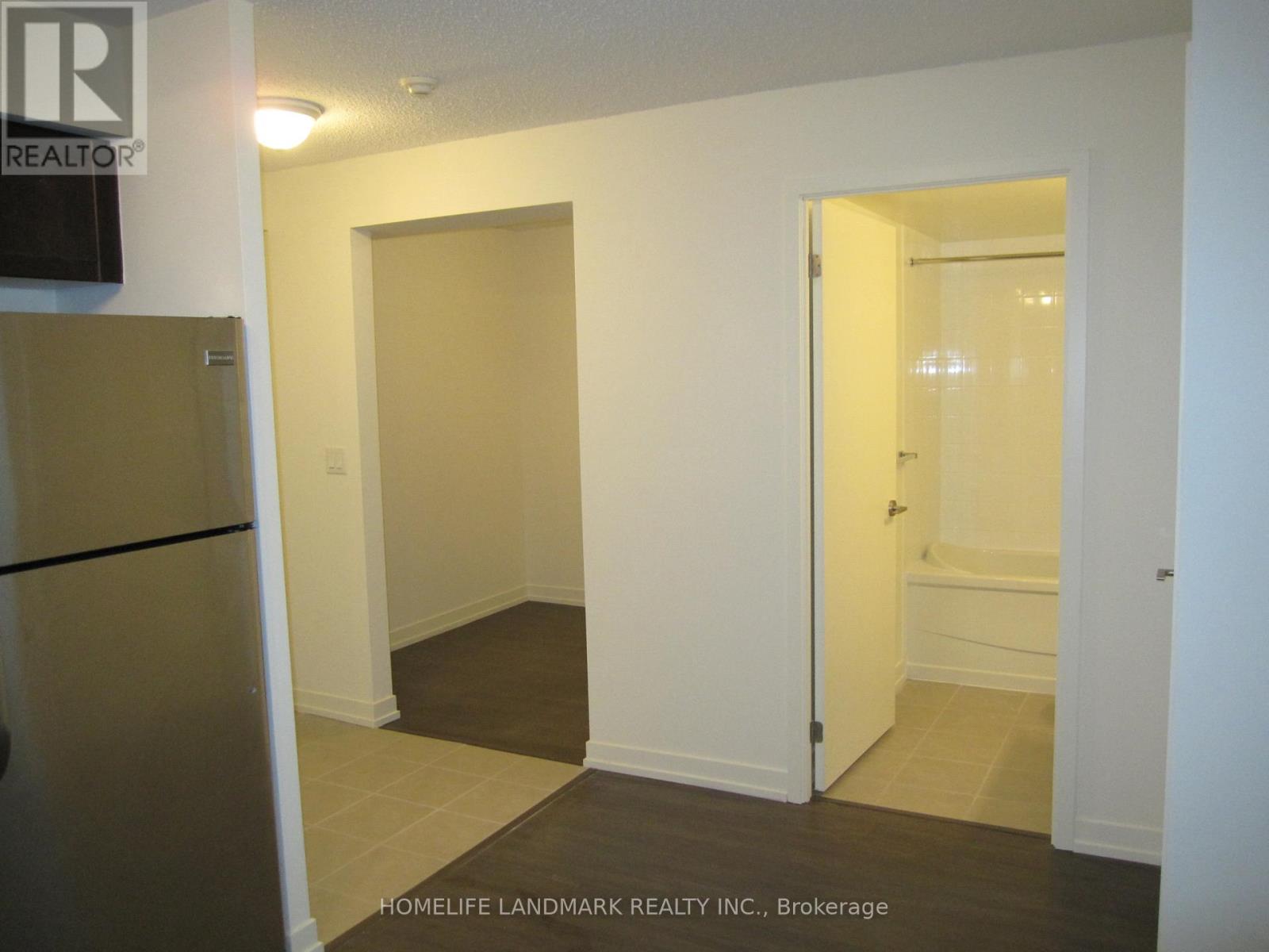 619 - 812 Lansdowne Avenue, Toronto, Ontario  M6H 4K5 - Photo 4 - W13729816