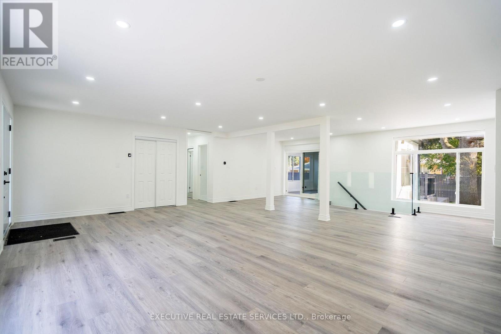 646 Sequin Crescent, Mississauga, Ontario L5H 1W5 - Photo 10 - W13729832