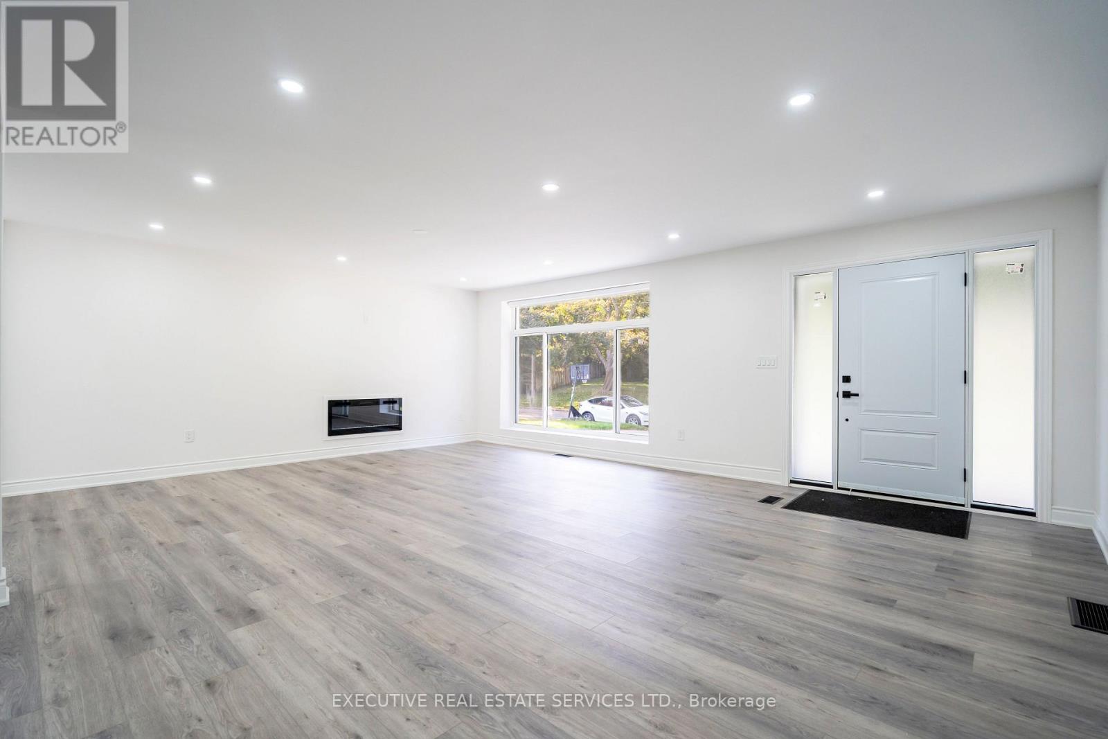646 Sequin Crescent, Mississauga, Ontario L5H 1W5 - Photo 12 - W13729832