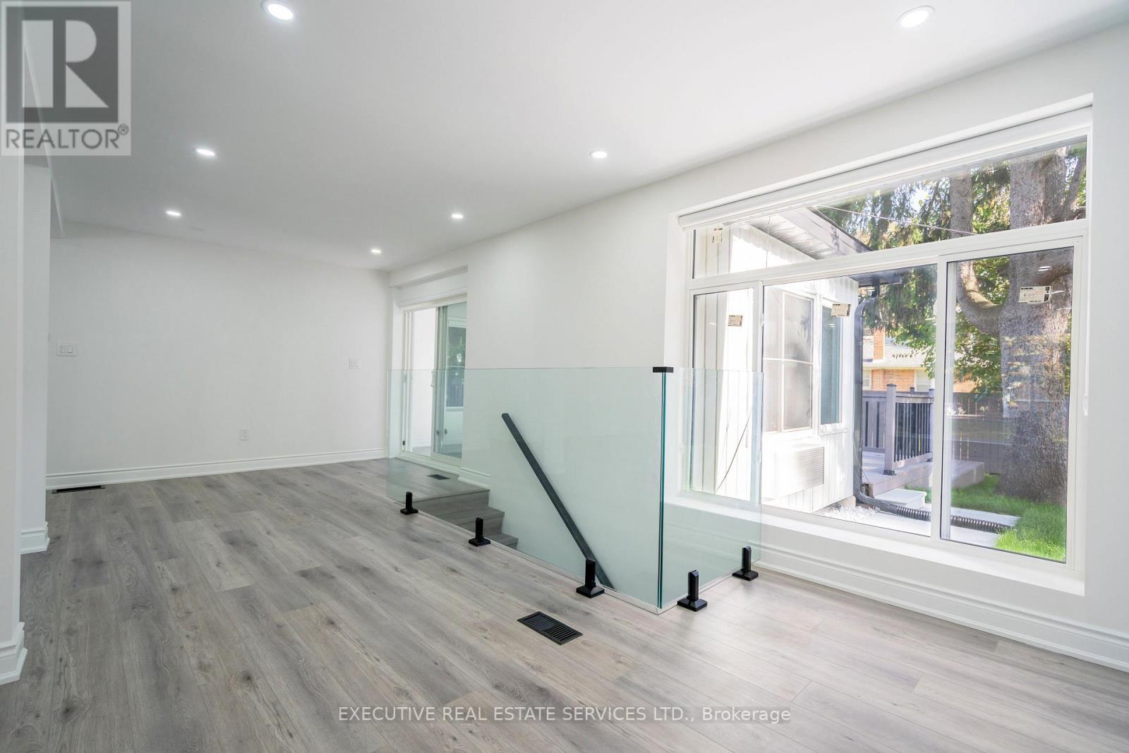 646 Sequin Crescent, Mississauga, Ontario L5H 1W5 - Photo 14 - W13729832