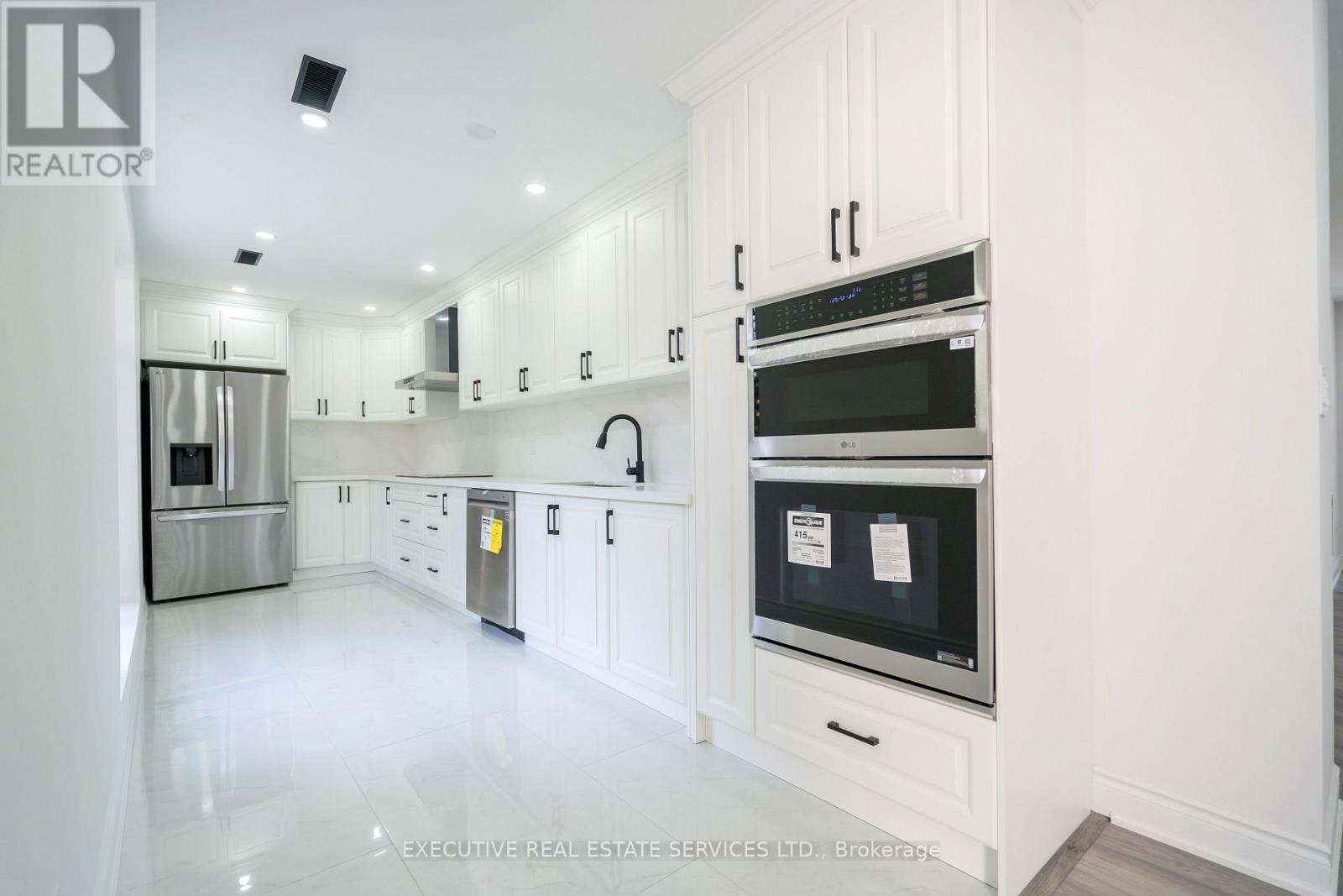 646 Sequin Crescent, Mississauga, Ontario L5H 1W5 - Photo 15 - W13729832