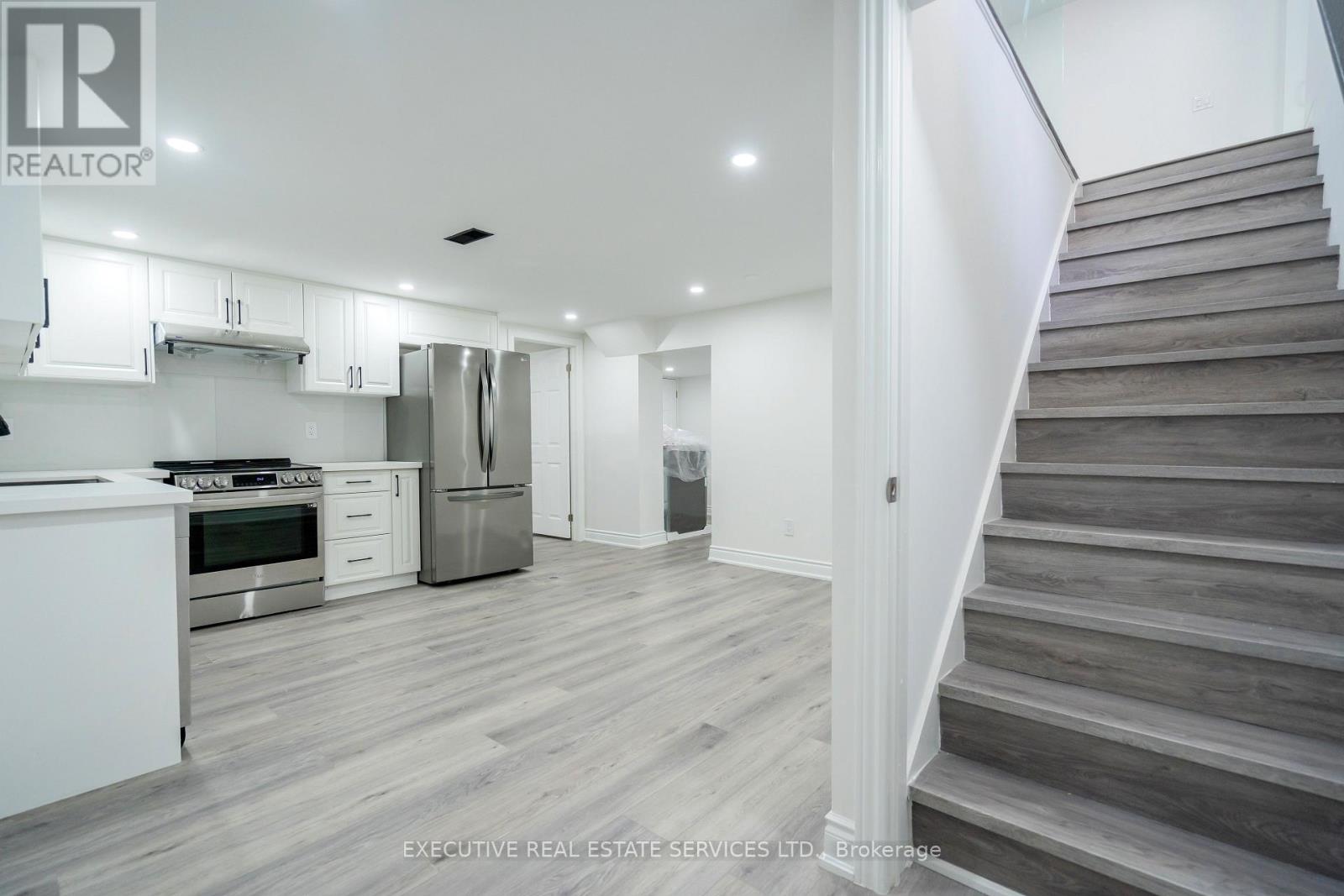 646 Sequin Crescent, Mississauga, Ontario L5H 1W5 - Photo 38 - W13729832