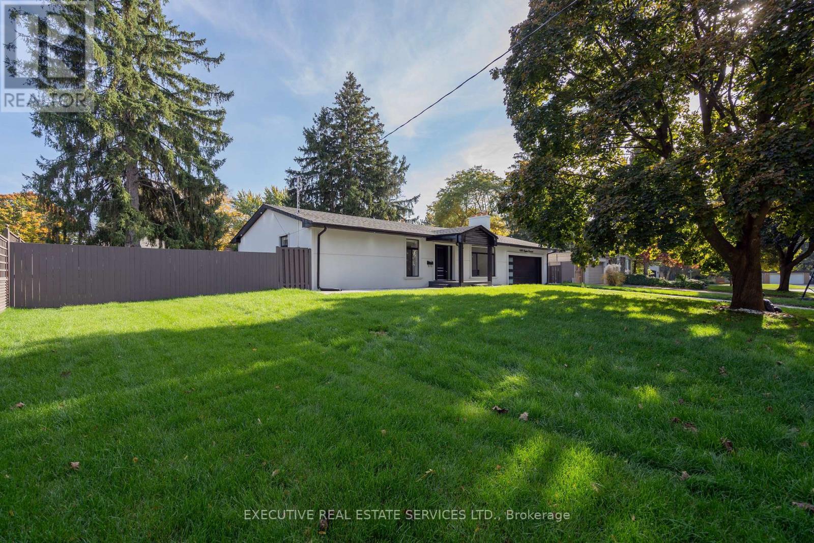646 Sequin Crescent, Mississauga, Ontario L5H 1W5 - Photo 4 - W13729832