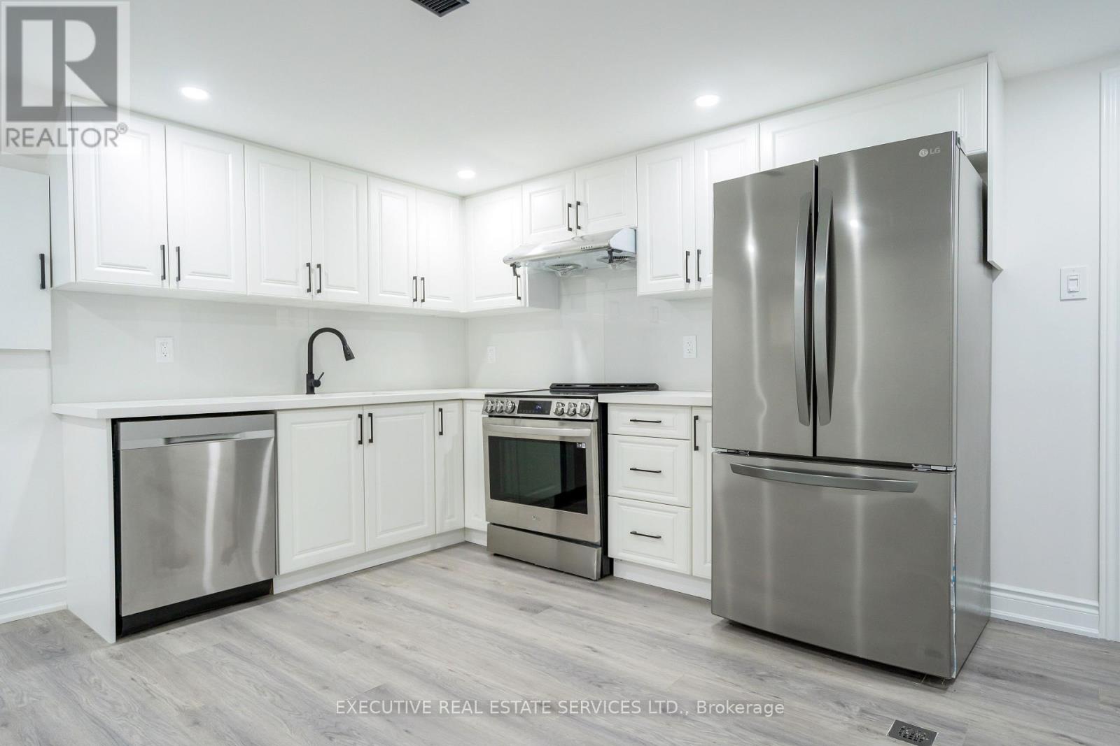 646 Sequin Crescent, Mississauga, Ontario L5H 1W5 - Photo 40 - W13729832